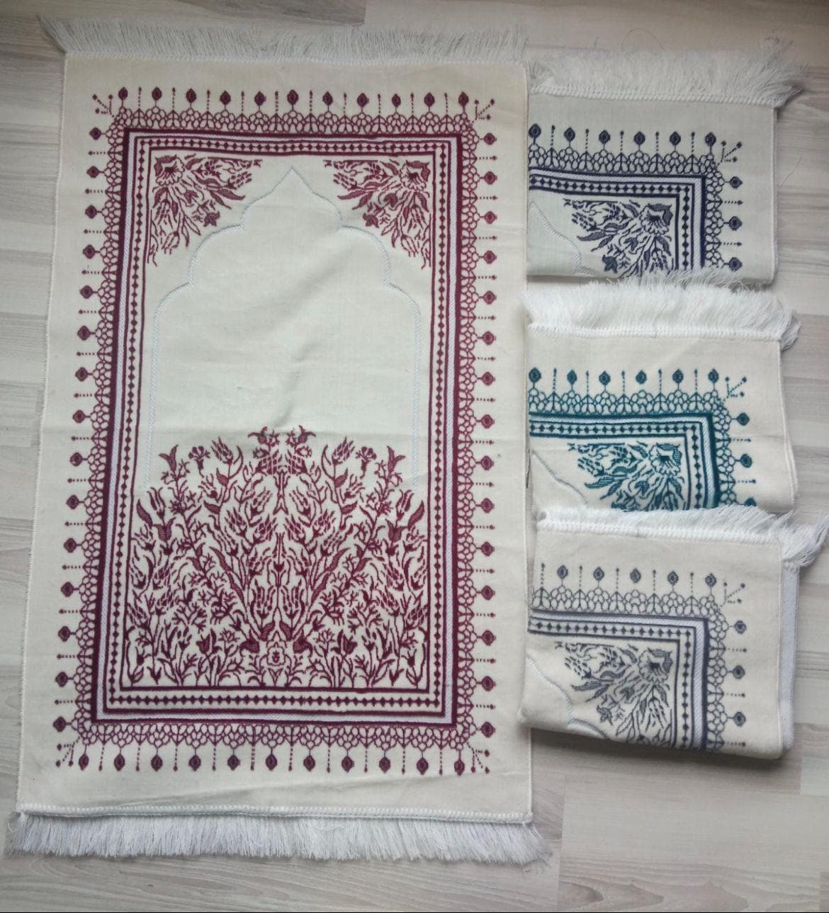 Turkish Prayer Mat with Floral Design, White with Fringe Border, Multiple Colour