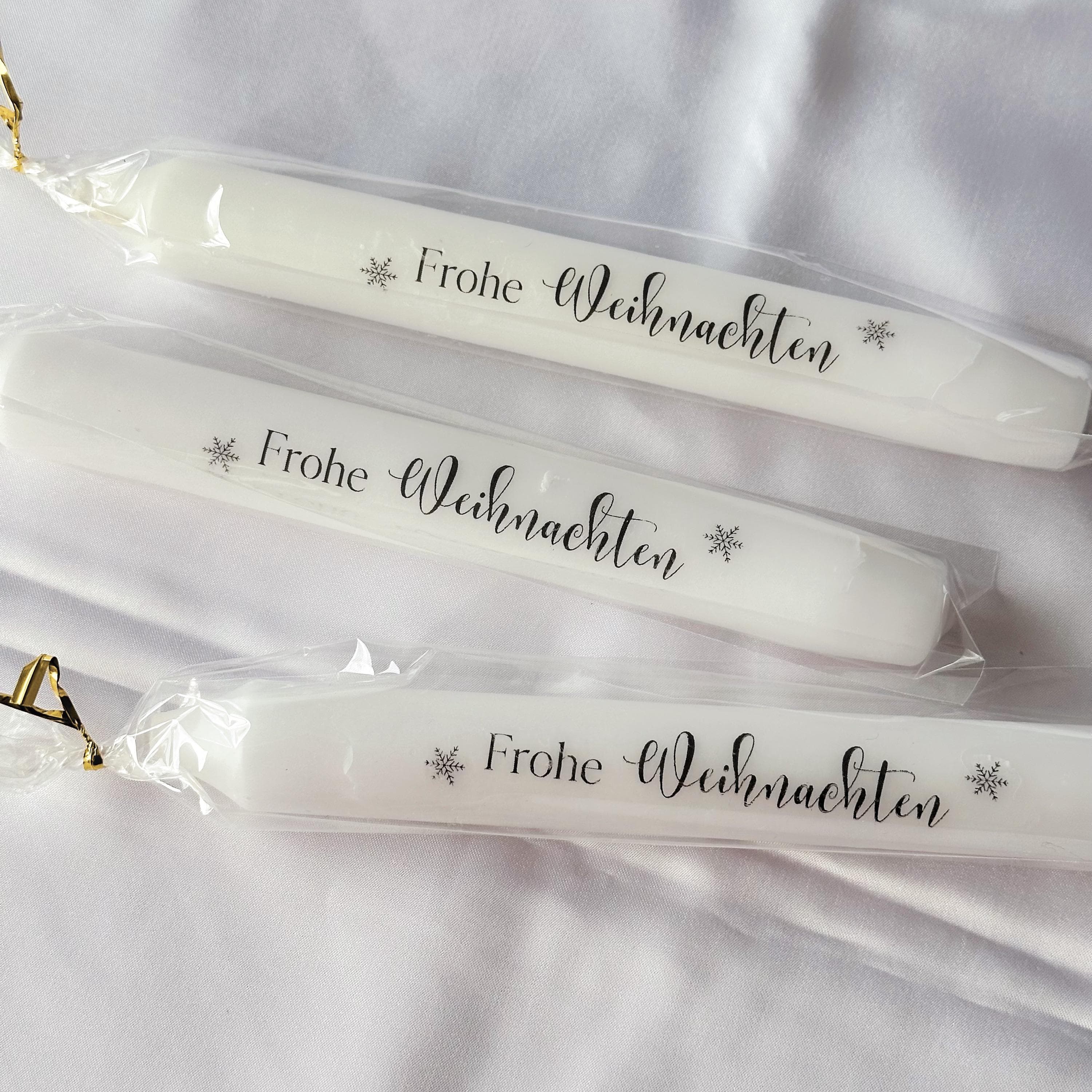 Weihnachtskerze mit Spruch, Stabkerze 18 cm, Frohe Weihnachten Geschenk, Handgemachte Kerze, Weihnachtsdeko, Adventszeit, Gastgeschenk - image 4