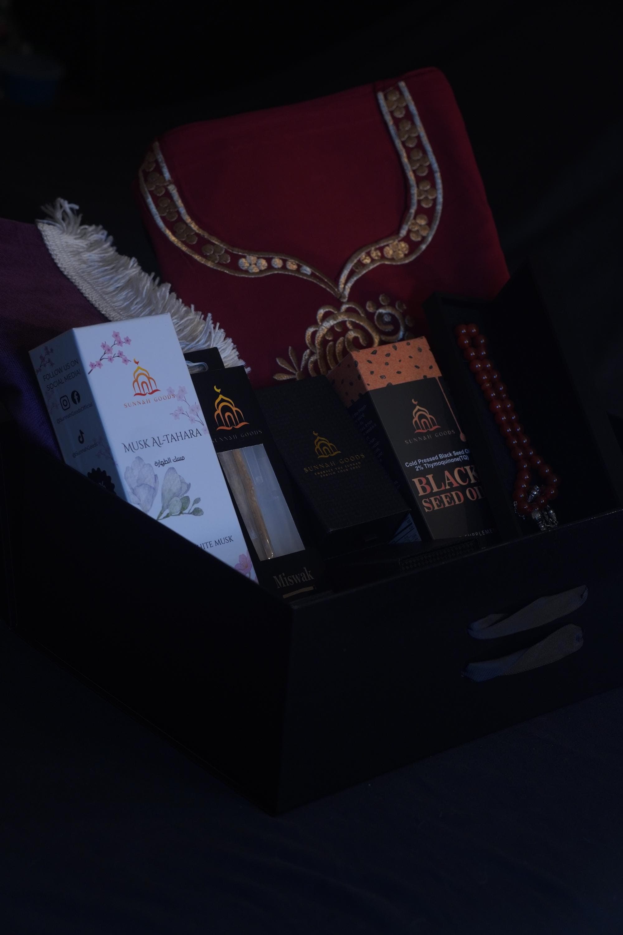 Premium Sunnah Gift Box | Luxury Islamic Gift Set for Men & Women - image 3