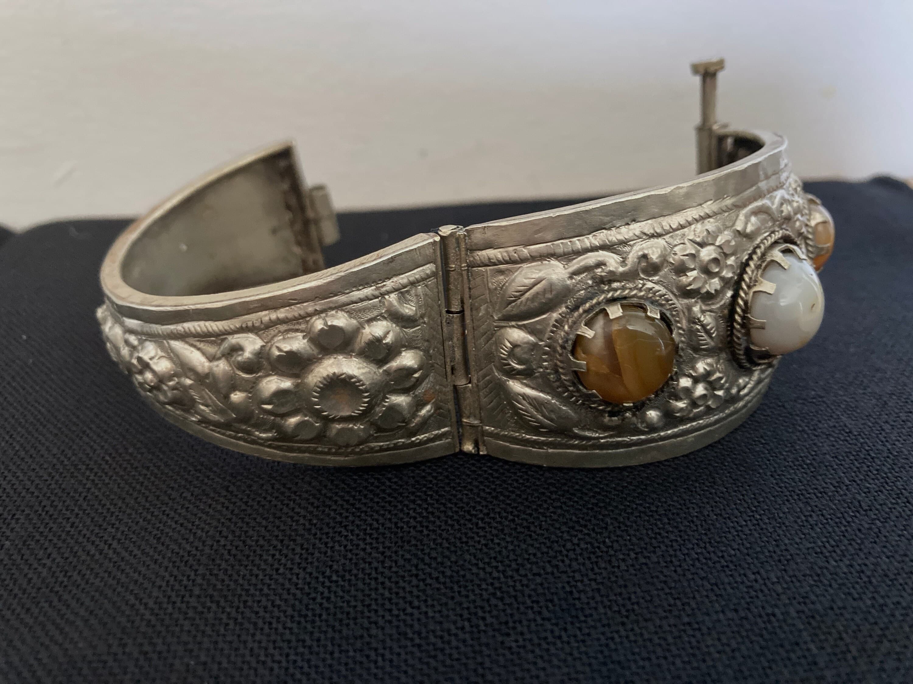 Vintage Tribal Wide Bracelet Silver w/ 3 Stones Hinged Pull Pin Closure - image 5