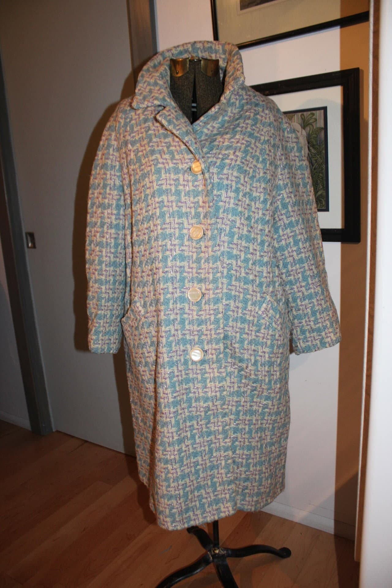 1960s Pastel Houndstooth Wool Coat – Raglan Sleeves, ILGWU Made Canada