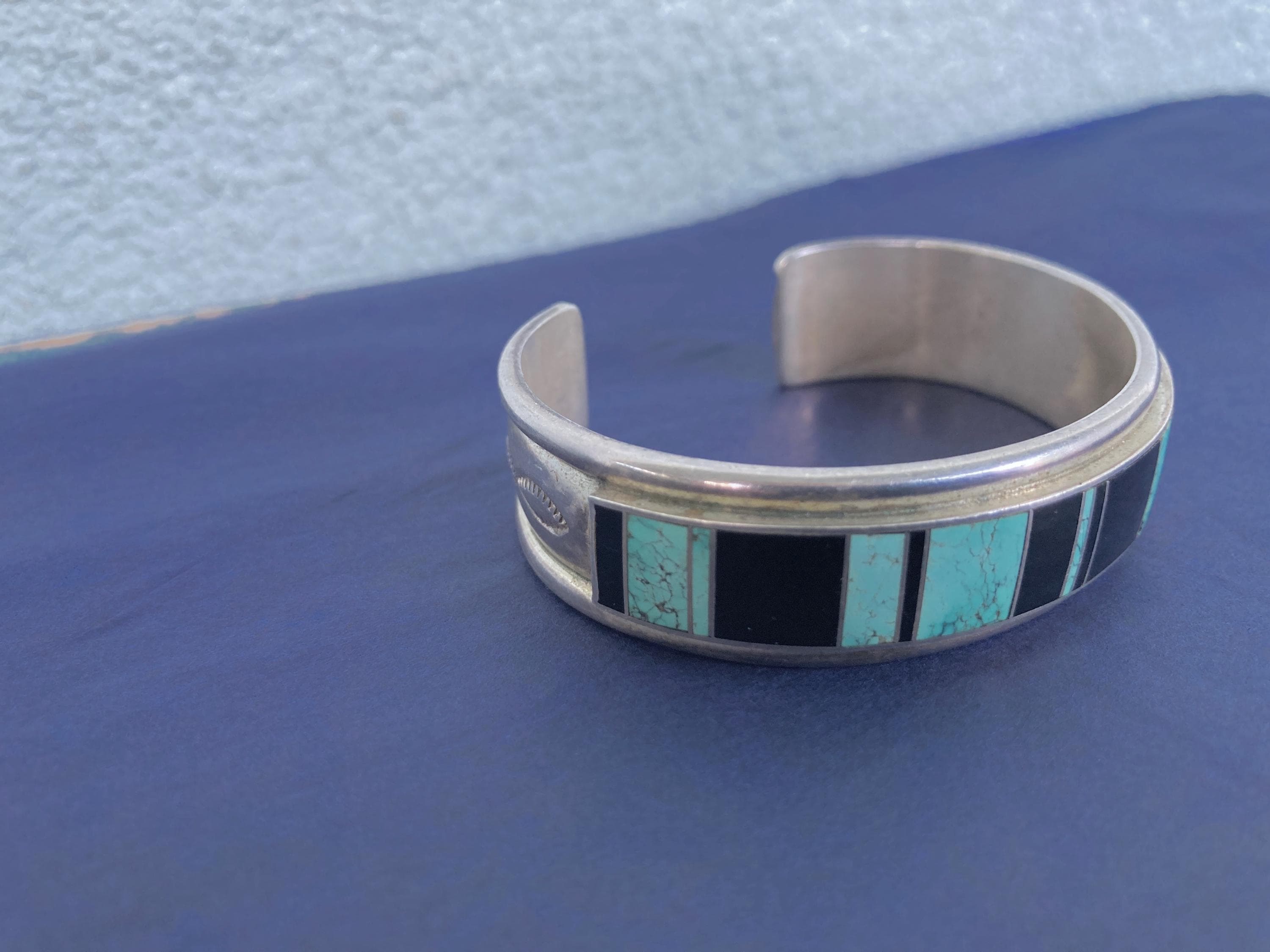A. Yazzie Navajo Turquoise Onyx .925 Inlay Cuff Bracelet Sterling Silver - image 4