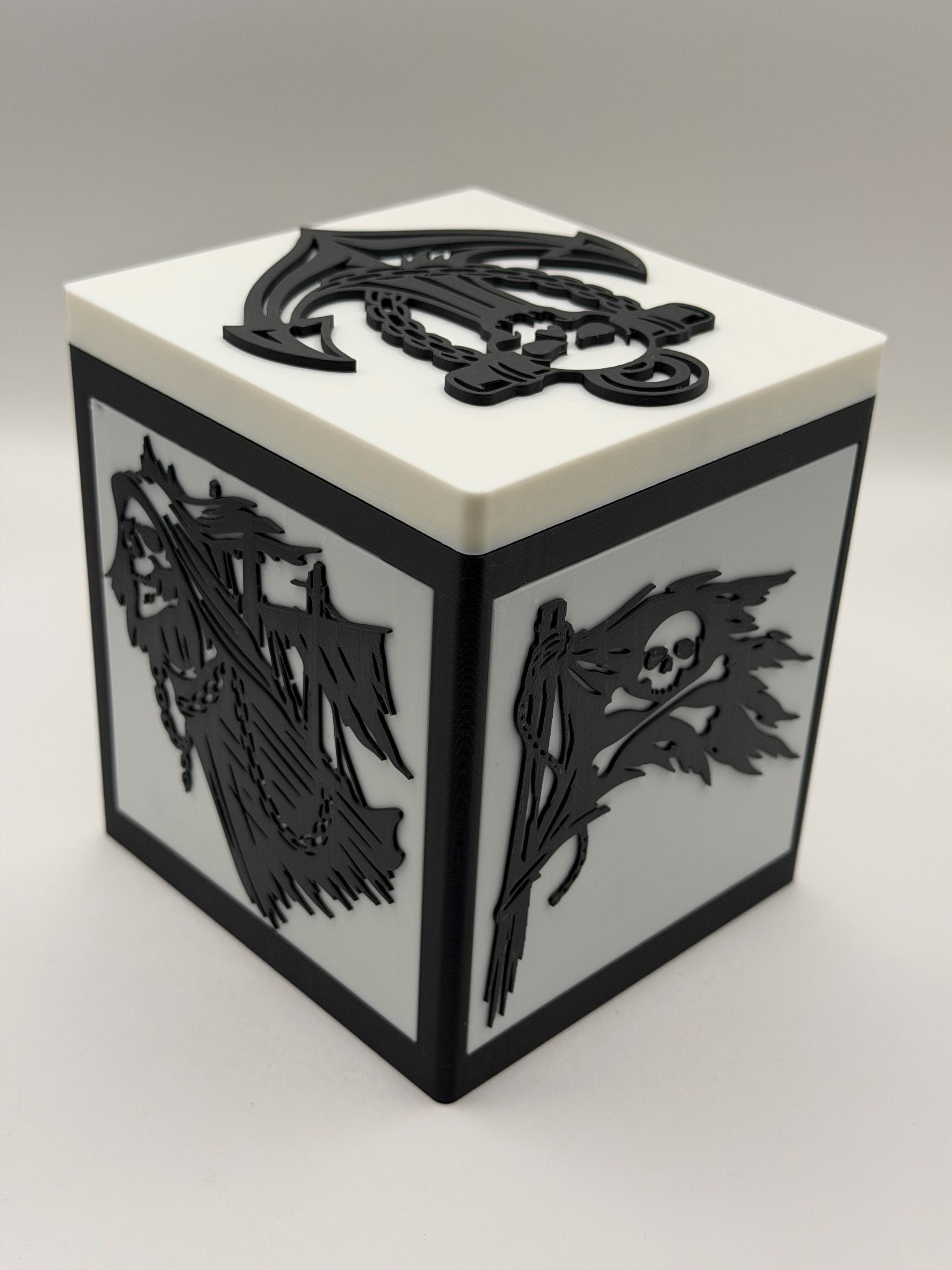 MTG EDH Deck Box | Pirate Theme Deck Box  Commander Showcase Display Slot with Toploader | Magnetic Top Fantasy Gaming Cards Organizer - image 5