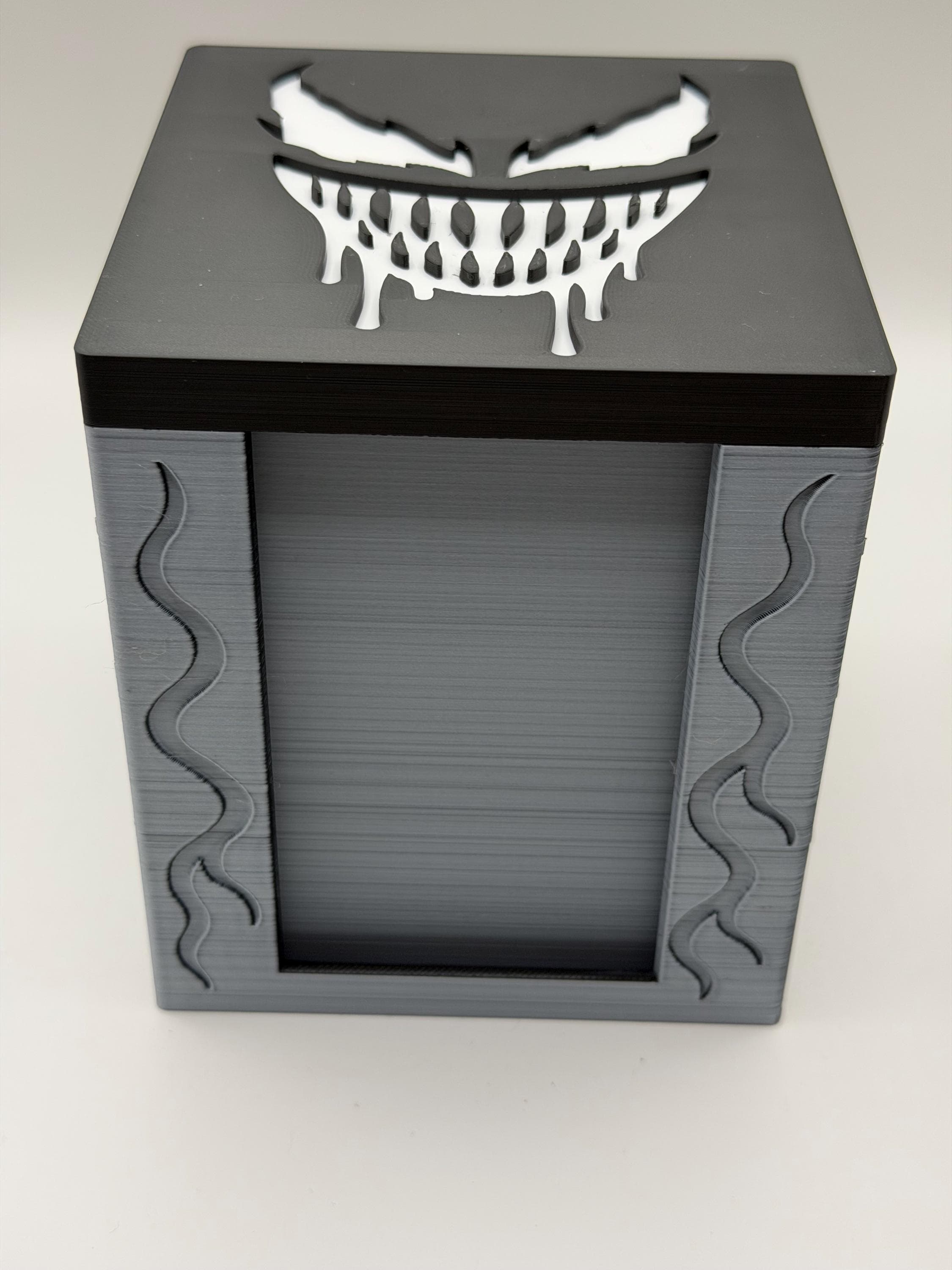 MTG EDH Deck Box | Symbiote Theme Deck Box  Commander Showcase Display Slot with Toploader | Magnetic Top Fantasy Gaming Cards Organizer - image 3