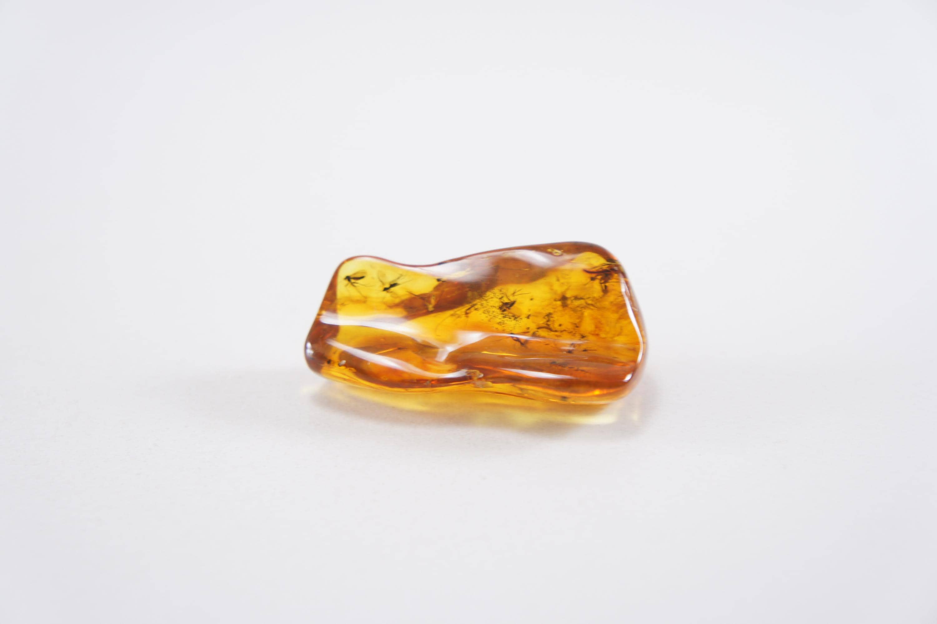 Genuine Baltic Amber Stone: Rectangle Gem with Insects (9.5 g /0.33 oz/) #2388 - image 4