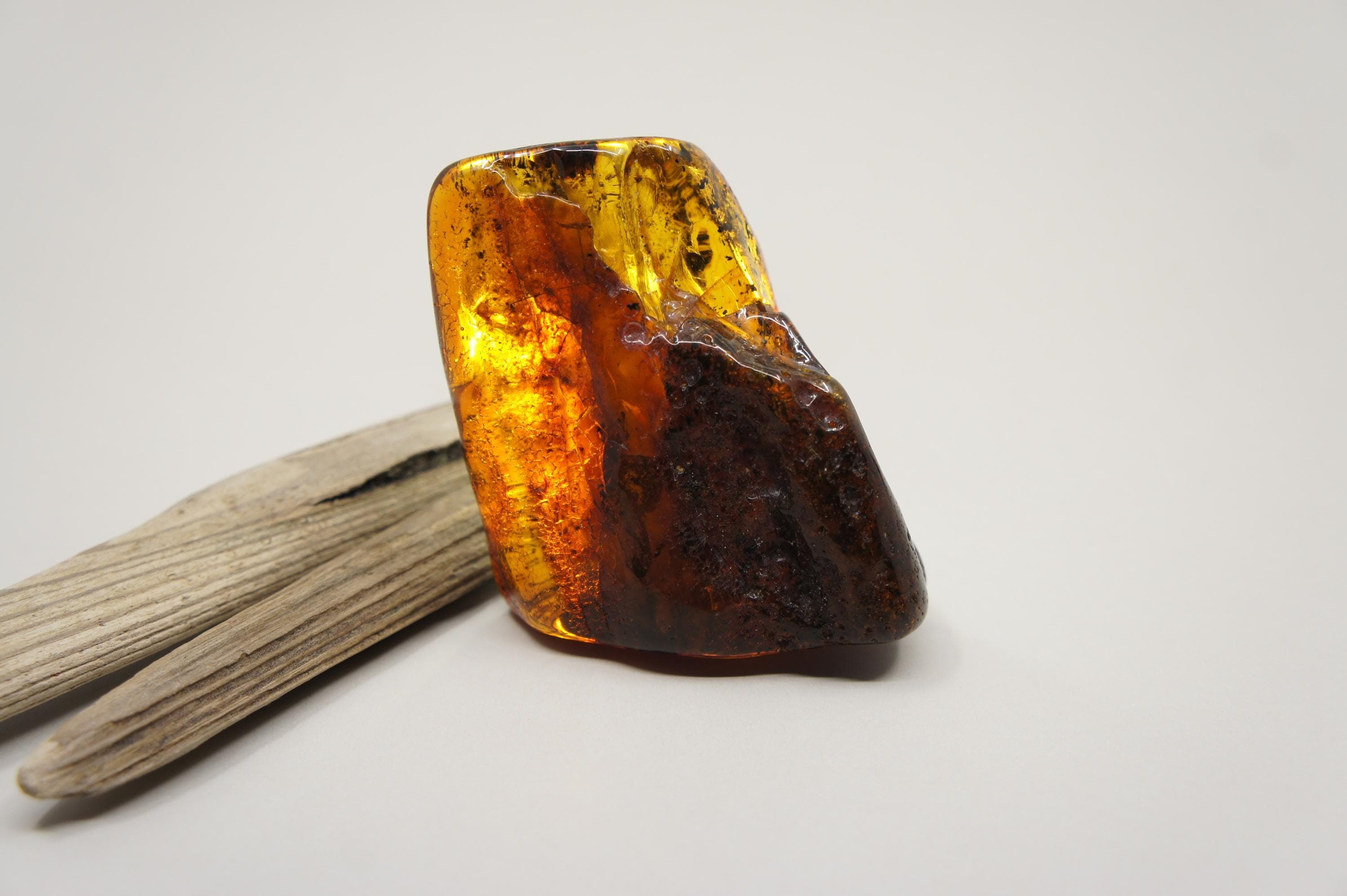 Natural Baltic Amber Stone, Large Rectangle Gemstone, Inclusions Stone (105 g /3.70 oz ) #1834