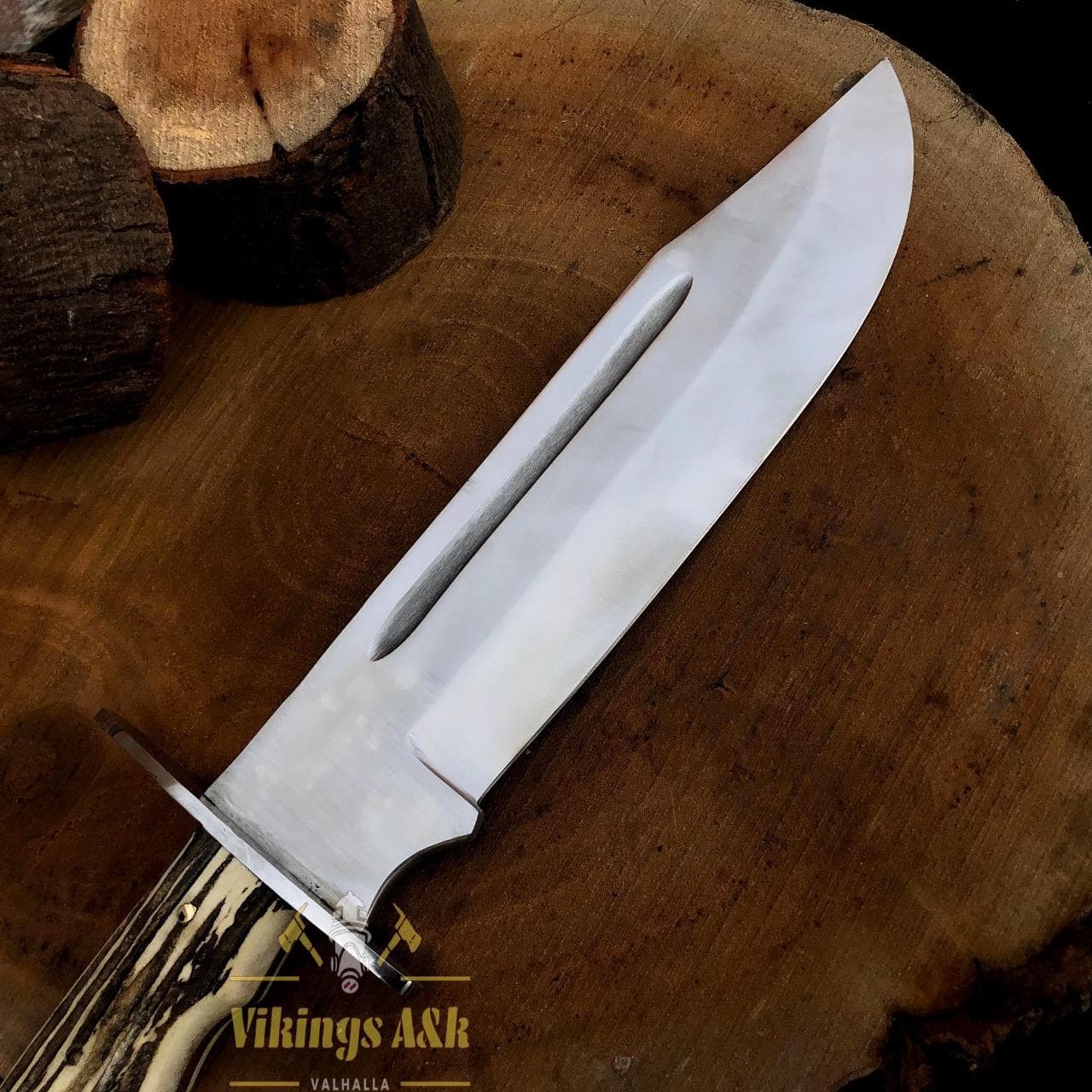 Handmade Damascus Hunting Bowie Knife – Full Tang, Leather Sheath - image 5