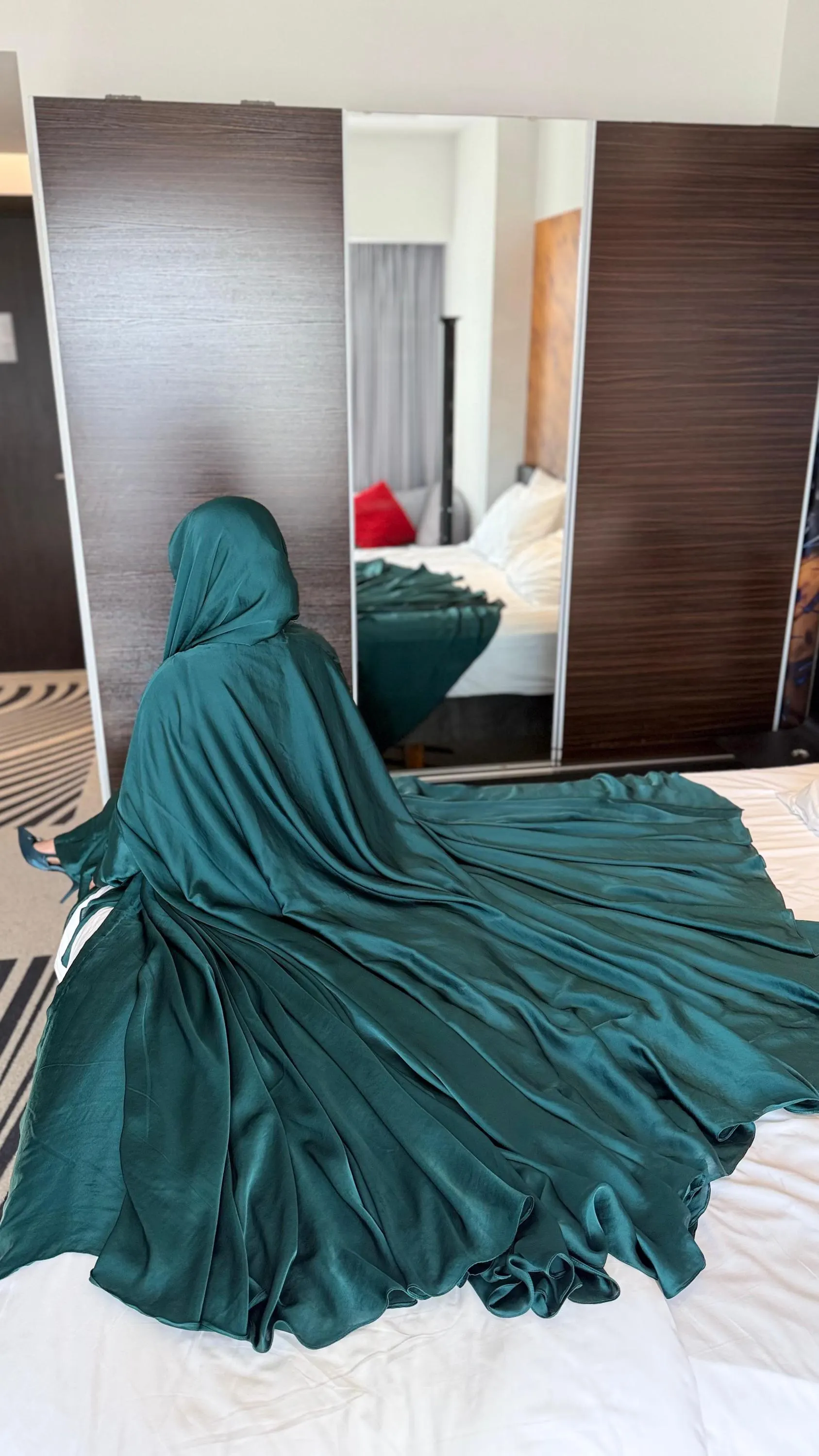 Dark Green Korean Silk Abaya Gown: 4-Piece Muslim Women's Modest Dress
