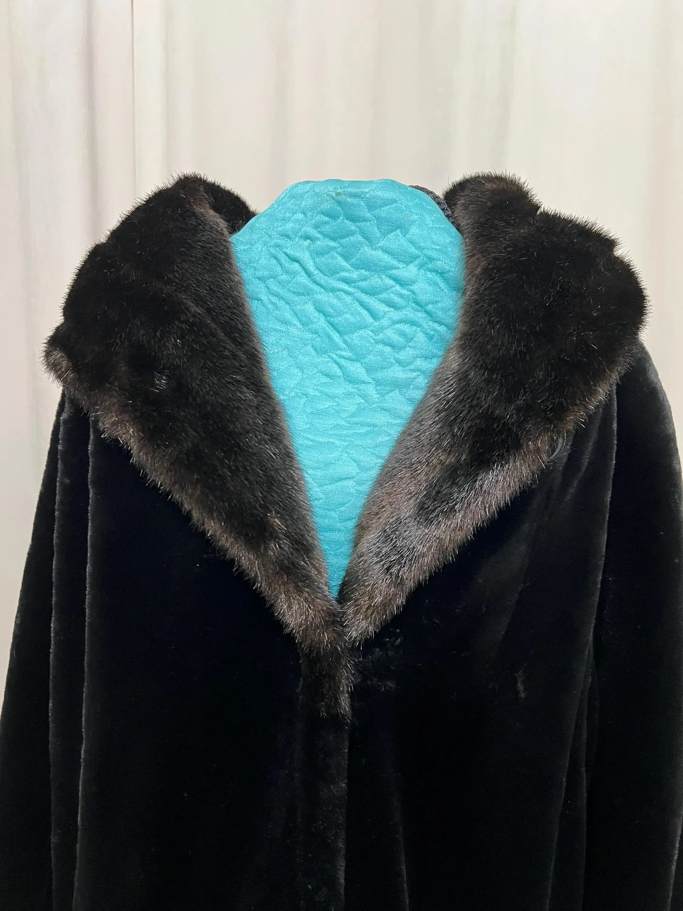 Vintage Gallery Black Velvet and Faux Fur Winter Hooded Coat, Size XL - image 3