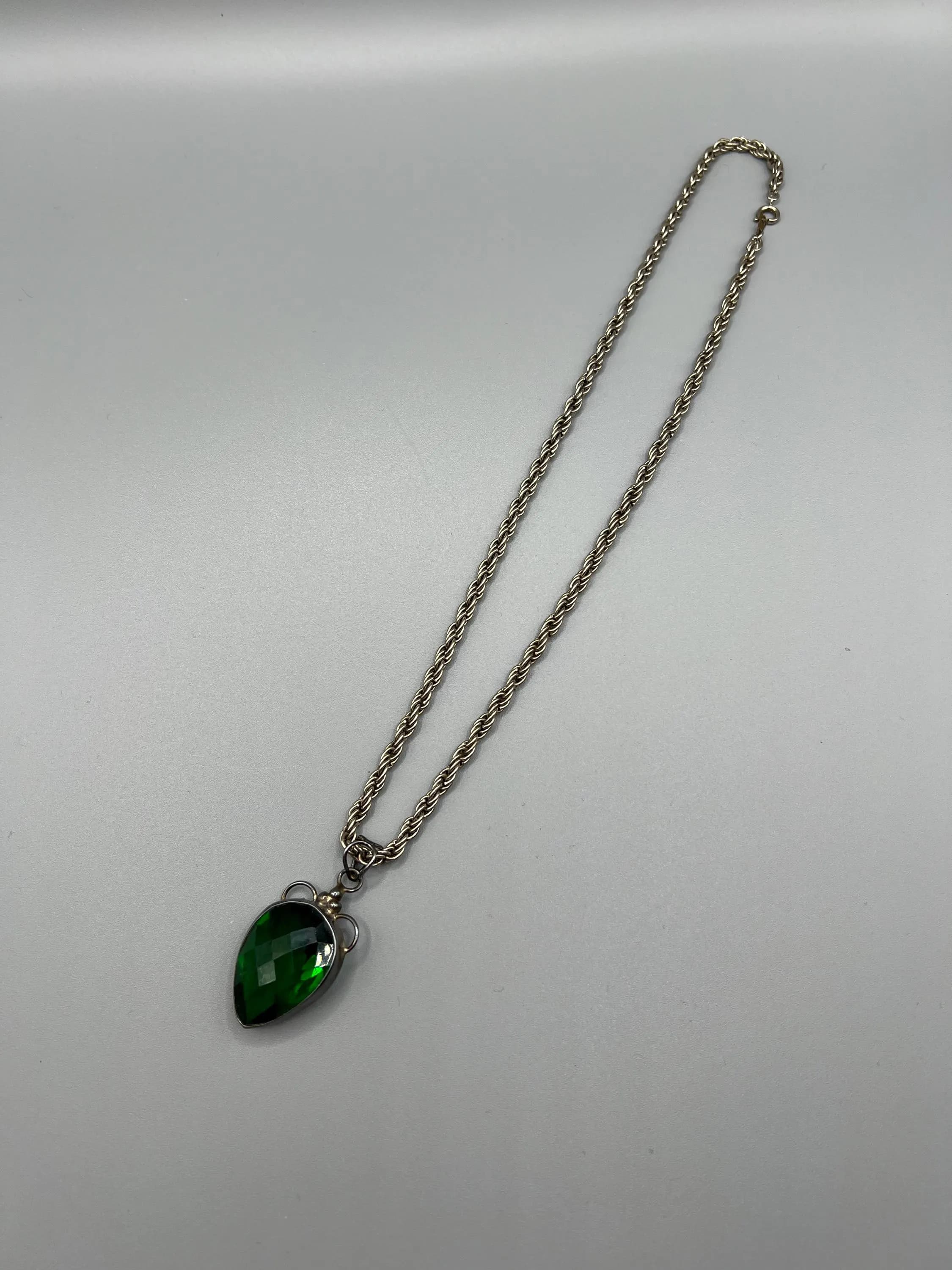 Vintage Silver Tone Pendant Chain Necklace: Large Green Glass Jewel - image 5