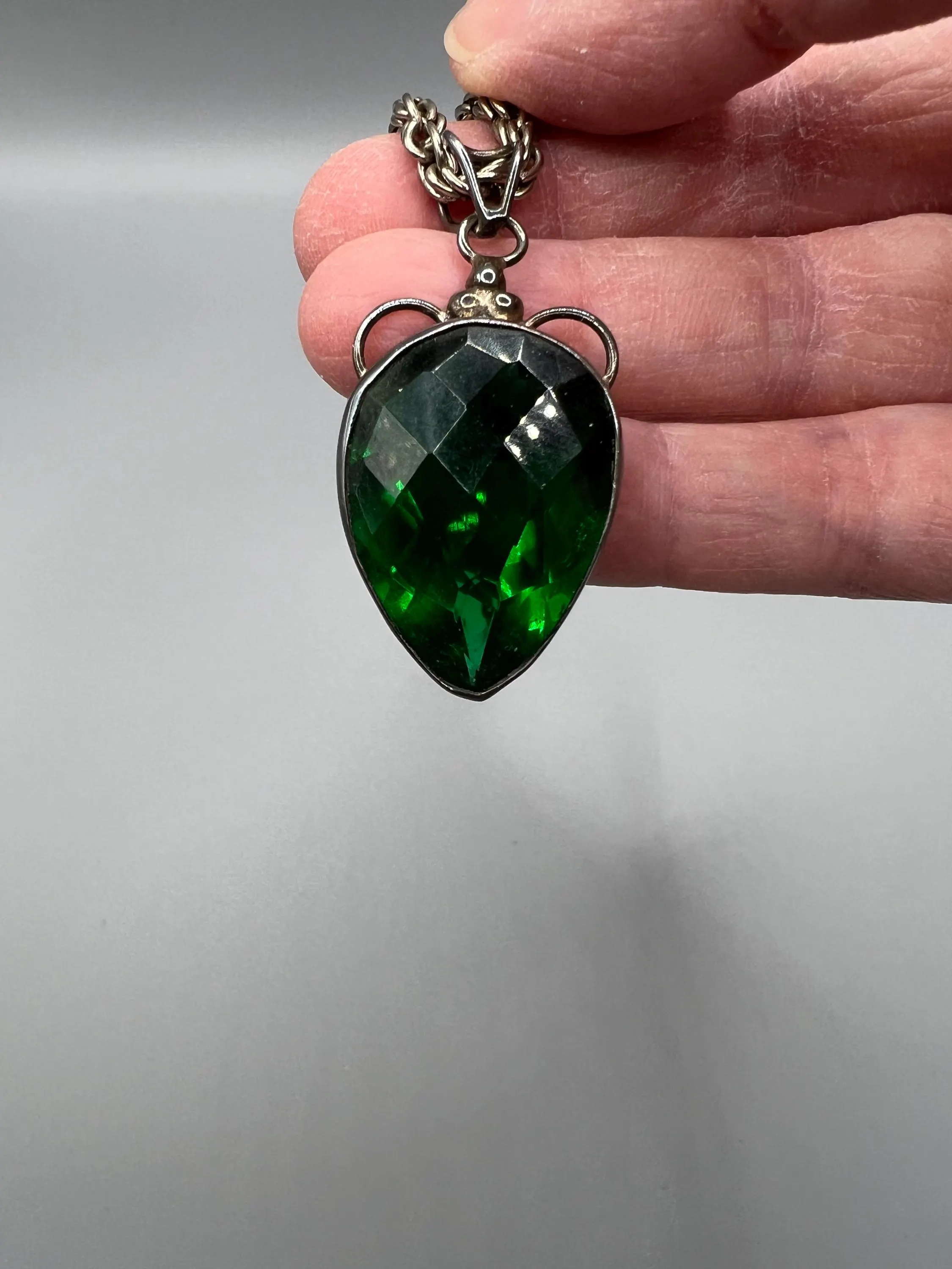 Vintage Silver Tone Pendant Chain Necklace: Large Green Glass Jewel - image 3