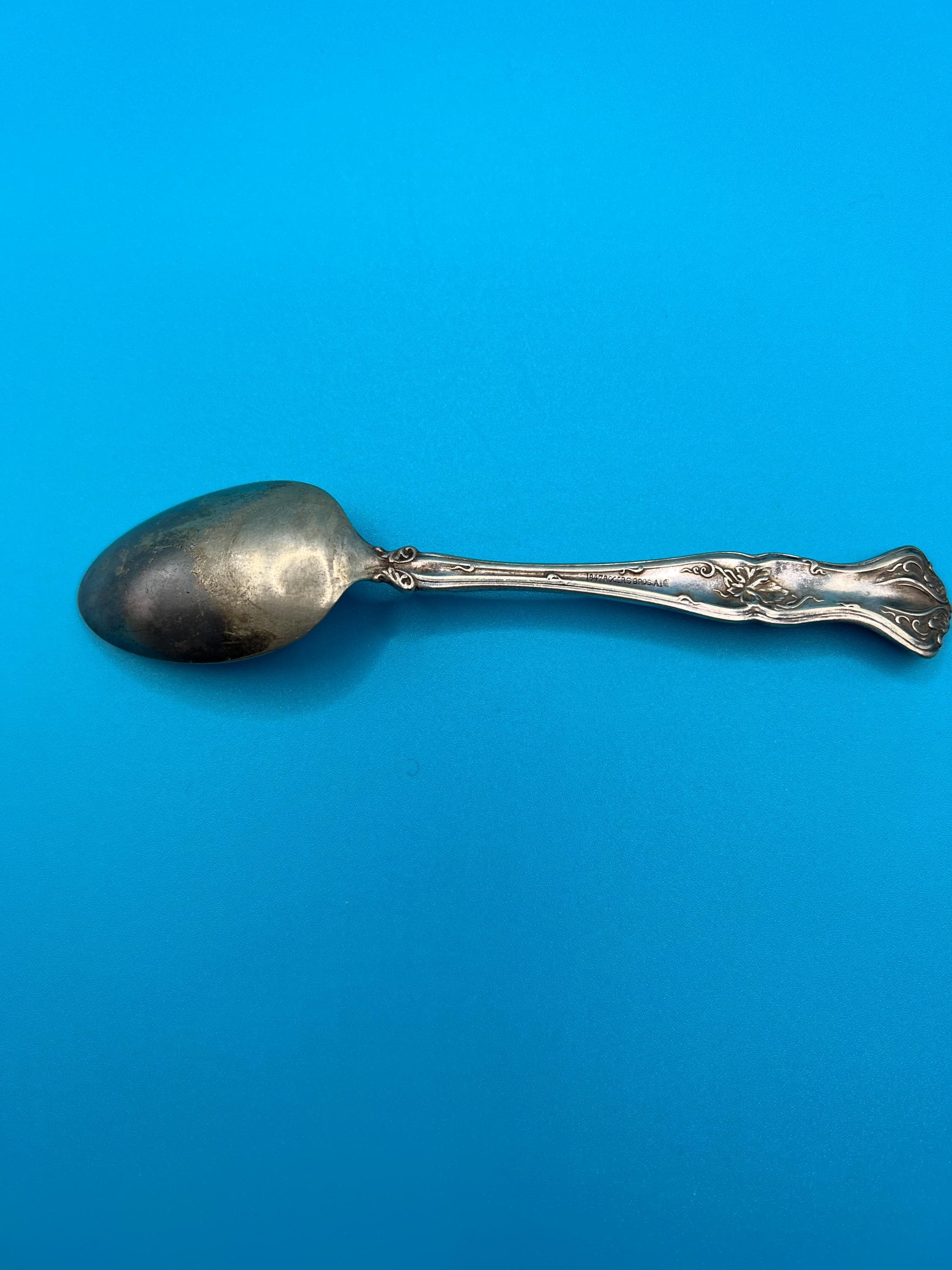 Vintage 1847 Rogers Brothers Silver Teaspoon: Grape Design on Handle - image 5