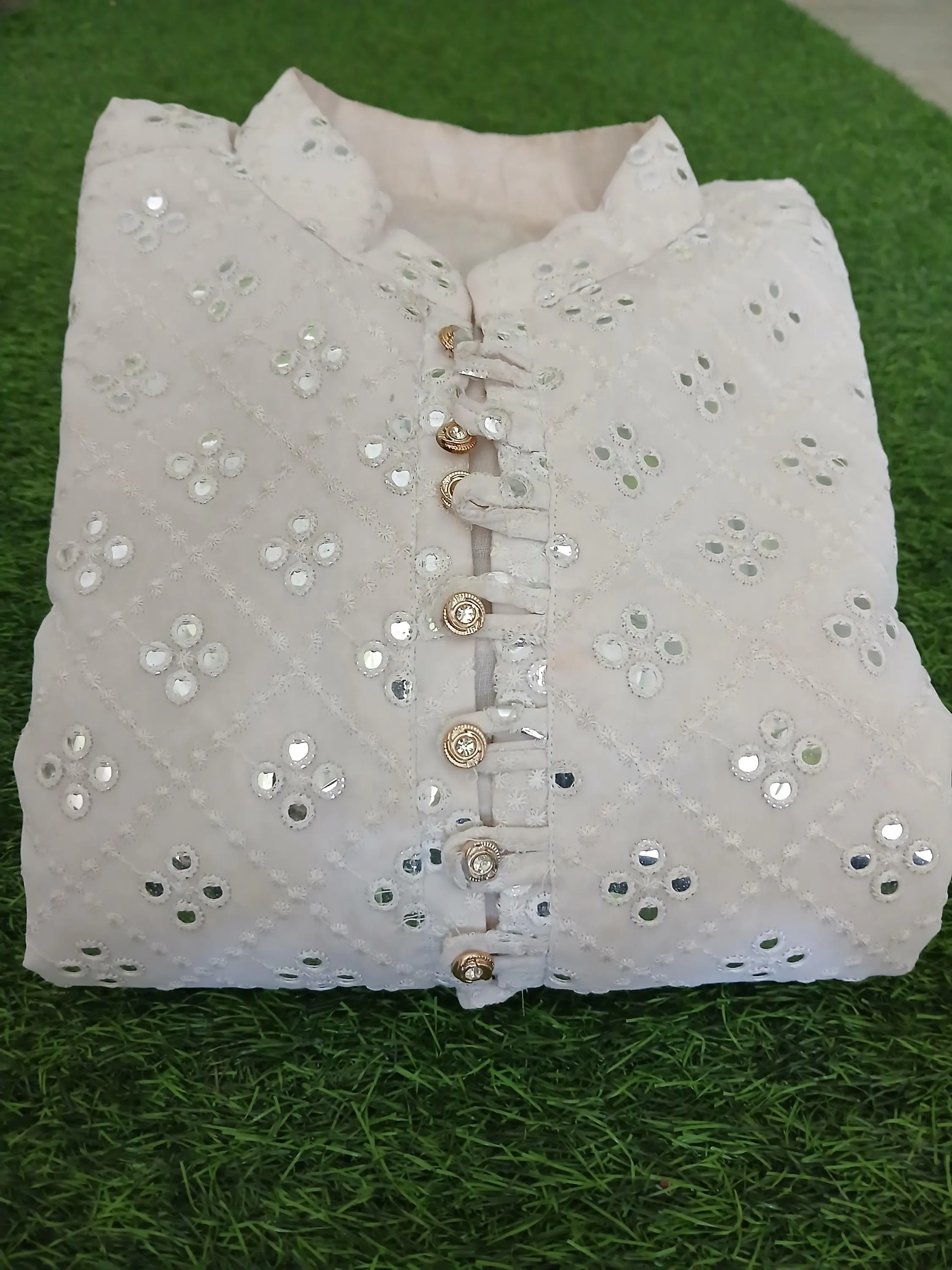 Men's White Chikankari Kurta Set: Indian Wedding Tunic