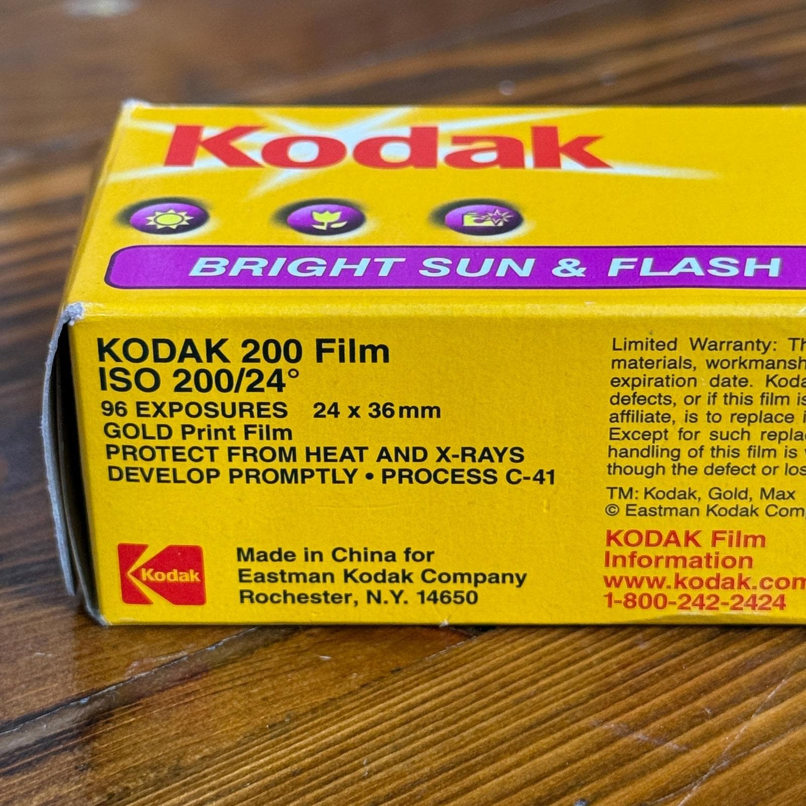 Kodak Gold 200 35mm Film 4 Rolls 24 Exp Yellow New Expired 2006 Bright Sun Flash - image 3