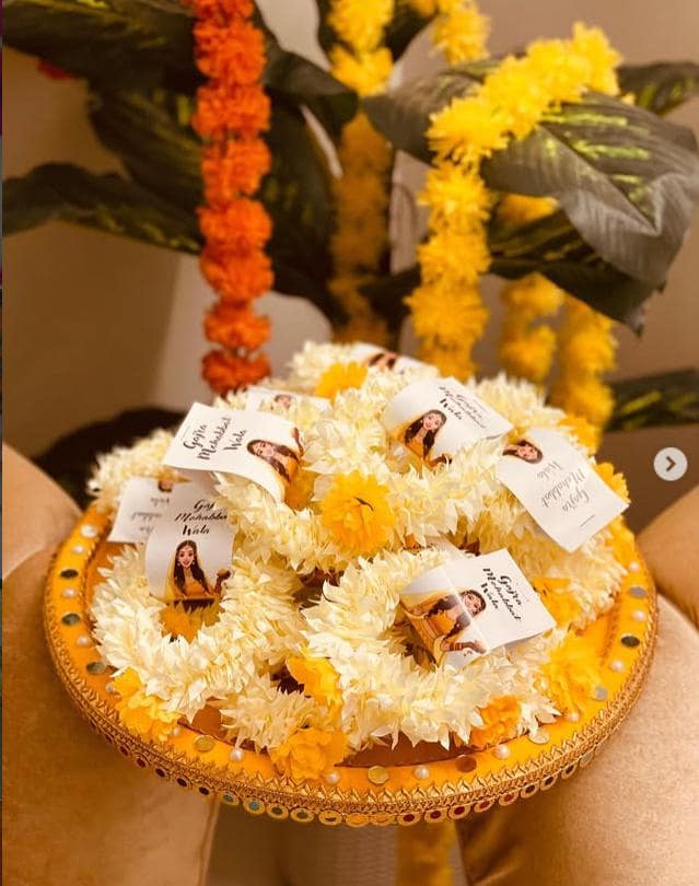 Handcrafted Flower Garland/Gajra For Mehndi  Favors With Card