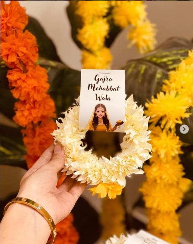 Handcrafted Flower Garland/Gajra For Mehndi  Favors With Card - image 3