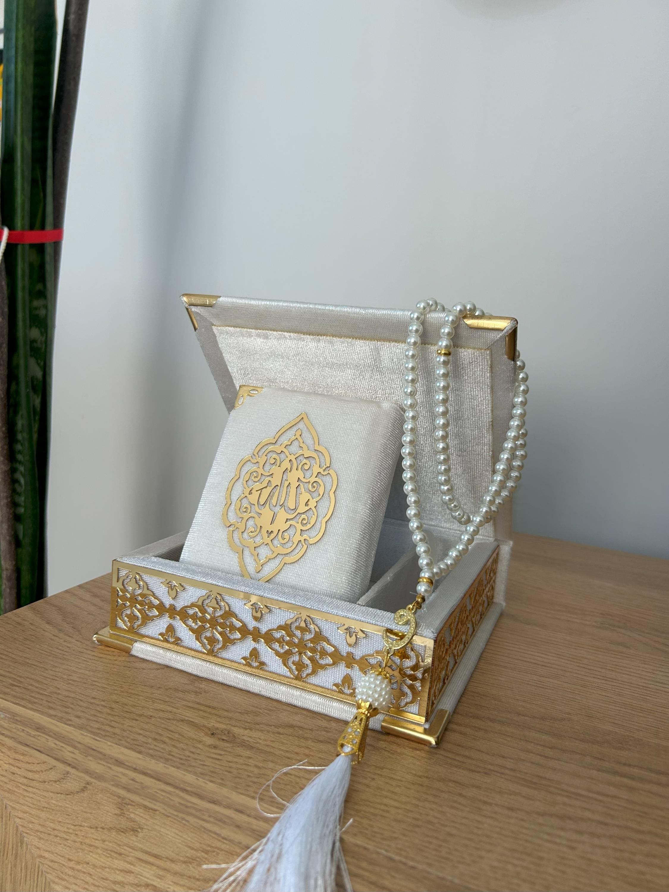 Velvet Quran Gift Set: Koran Tasbih with Decorated Box, Muslim Table Decoration - image 5