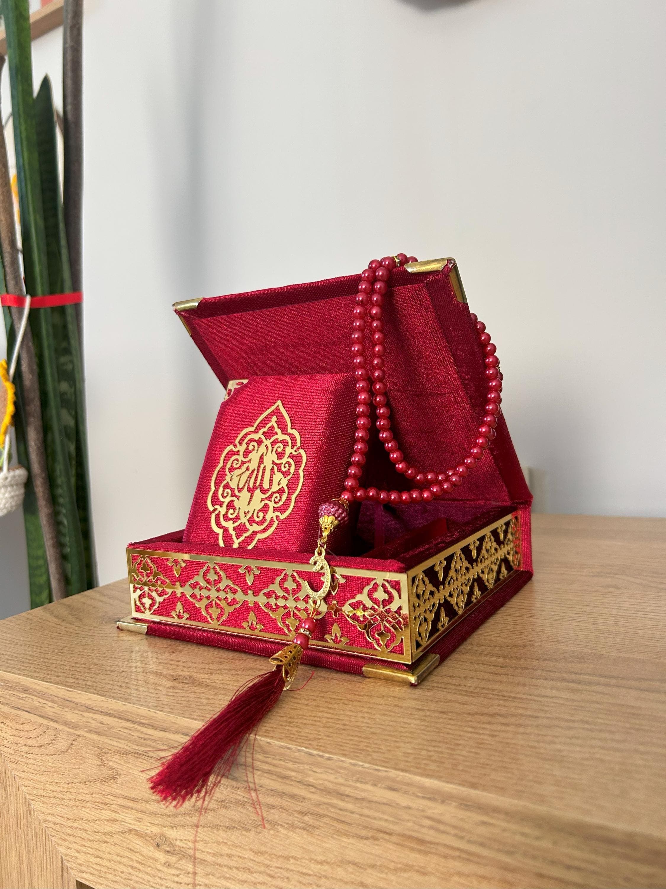Velvet Quran Gift Set: Koran Tasbih with Decorated Box, Muslim Table Decoration - image 4
