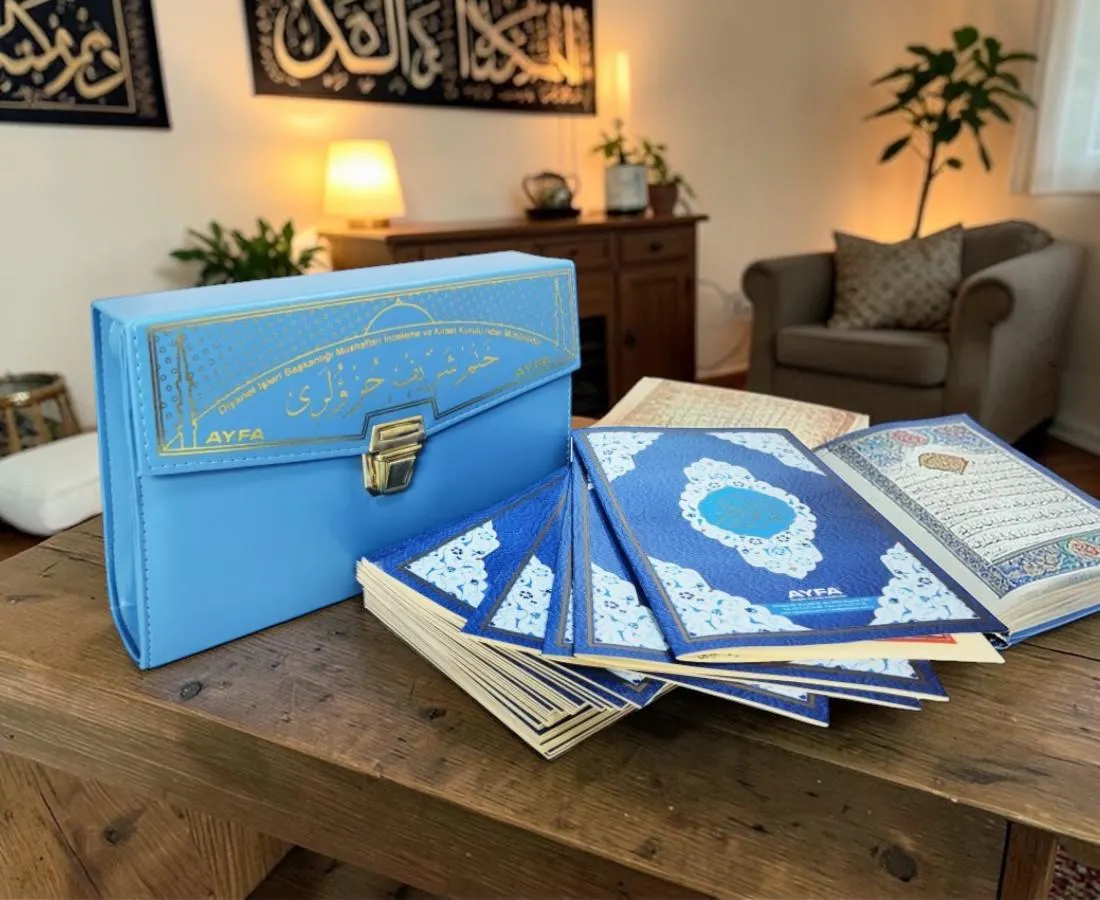 30 Juzz Quran Set in Leather Carry Bag with Shoulder Strap:  Islamic Quran Gift, Boxed Quran, Muslim Wedding Gift