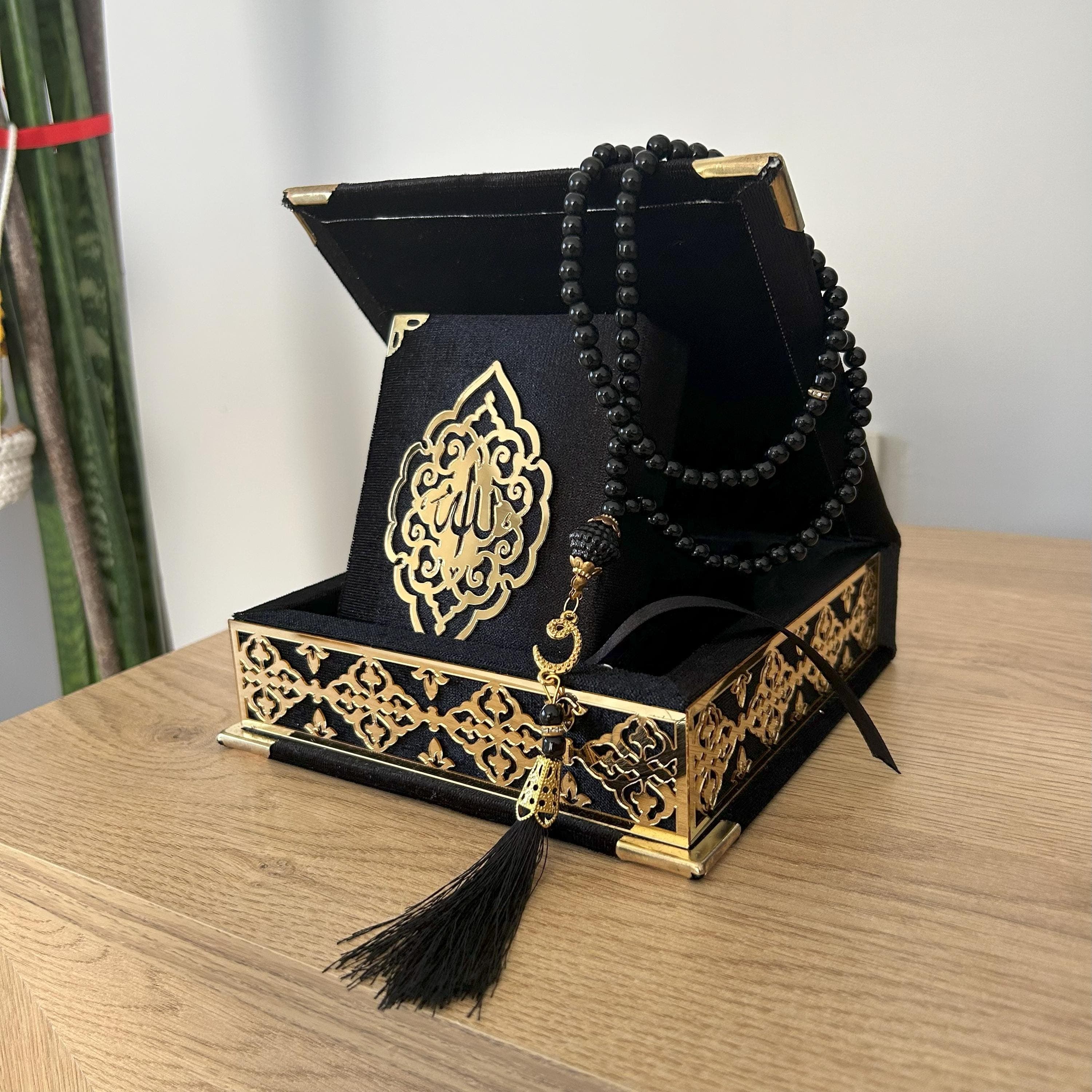 Velvet Quran Gift Set: Koran Tasbih with Decorated Box, Muslim Table Decoration - image 3