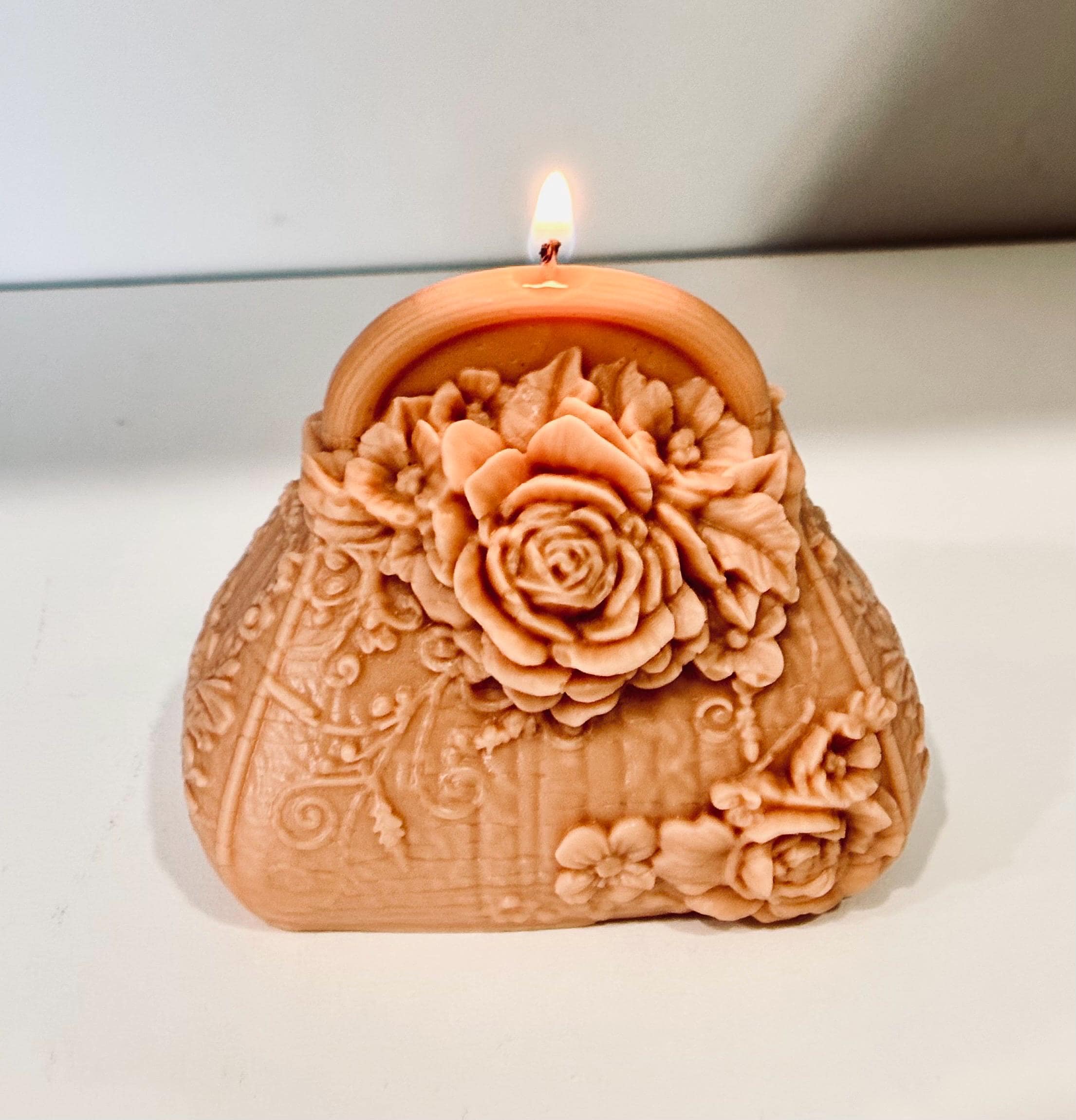 Floral Pursle Candle Handmade Soy Wax Luxury Bag Candle Romantic Gifts for Women Vintage home decor