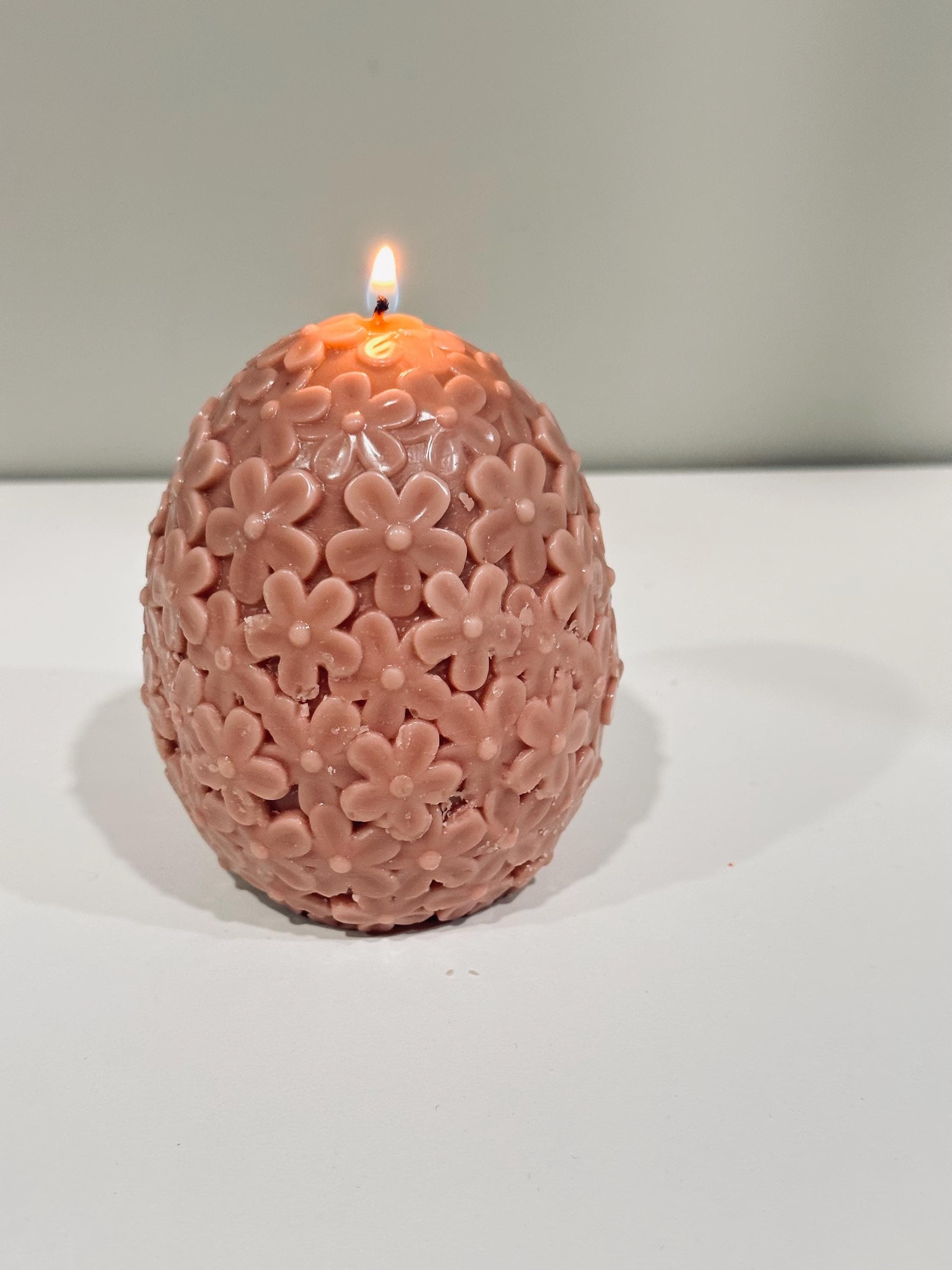 Floral Egg Candle | Spring Decor Candle | Easter Gift | Handmade Soy Wax Candle | Aesthetic Home Decor - image 3