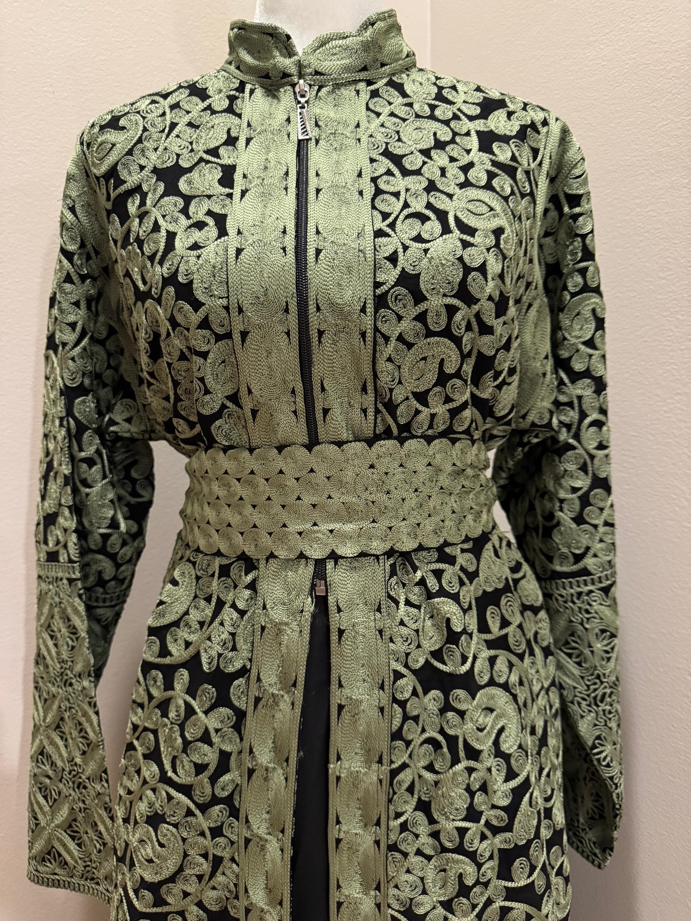 Traditional Agbani Style Embroidered two-piece Abaya with Belt and Upper Zipper (Black and Green) - image 3