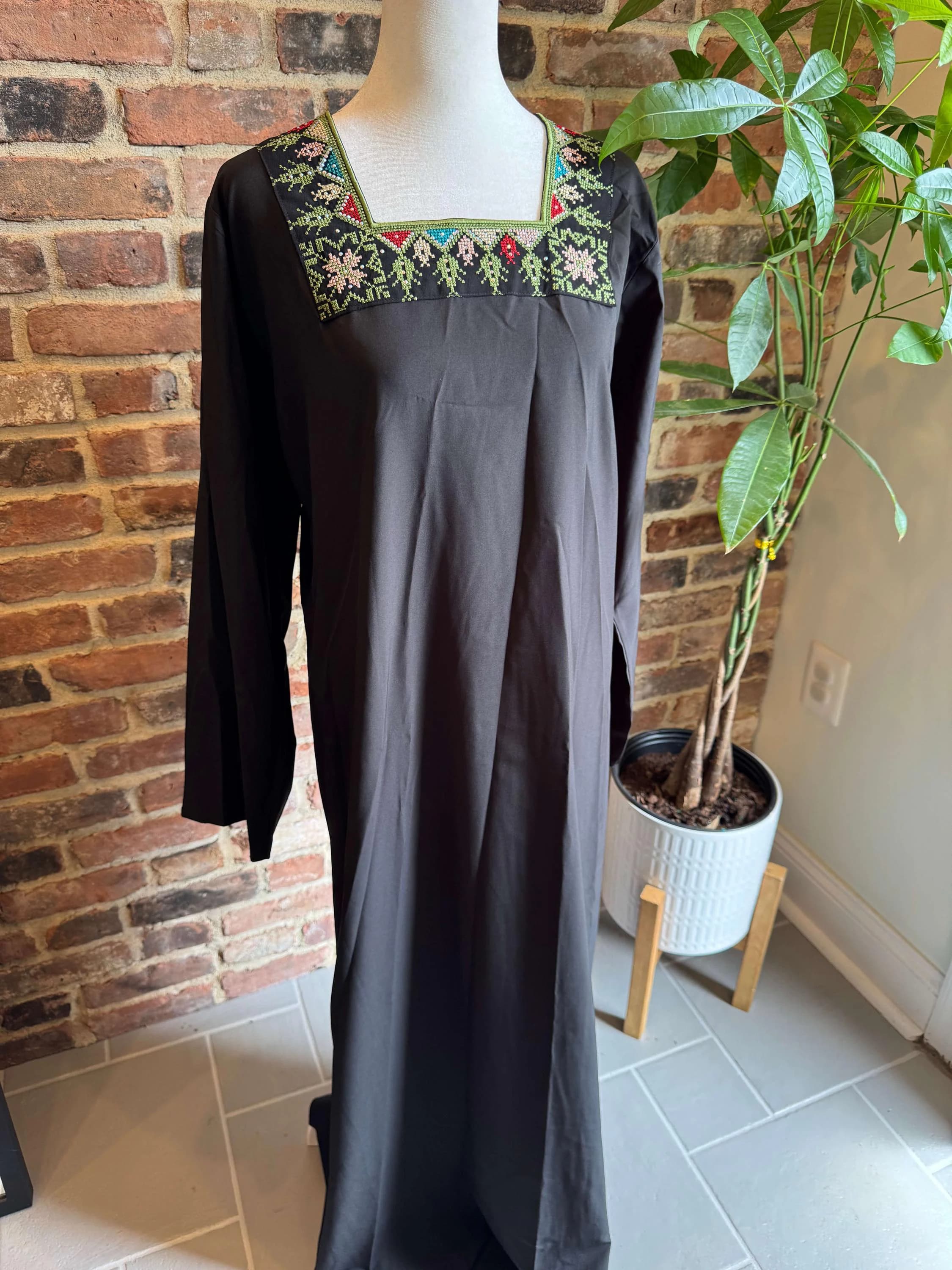 Luxury 2-Piece Embroidered Abaya Set – Chiffon Overlay with Inner Dress & Belt - image 3