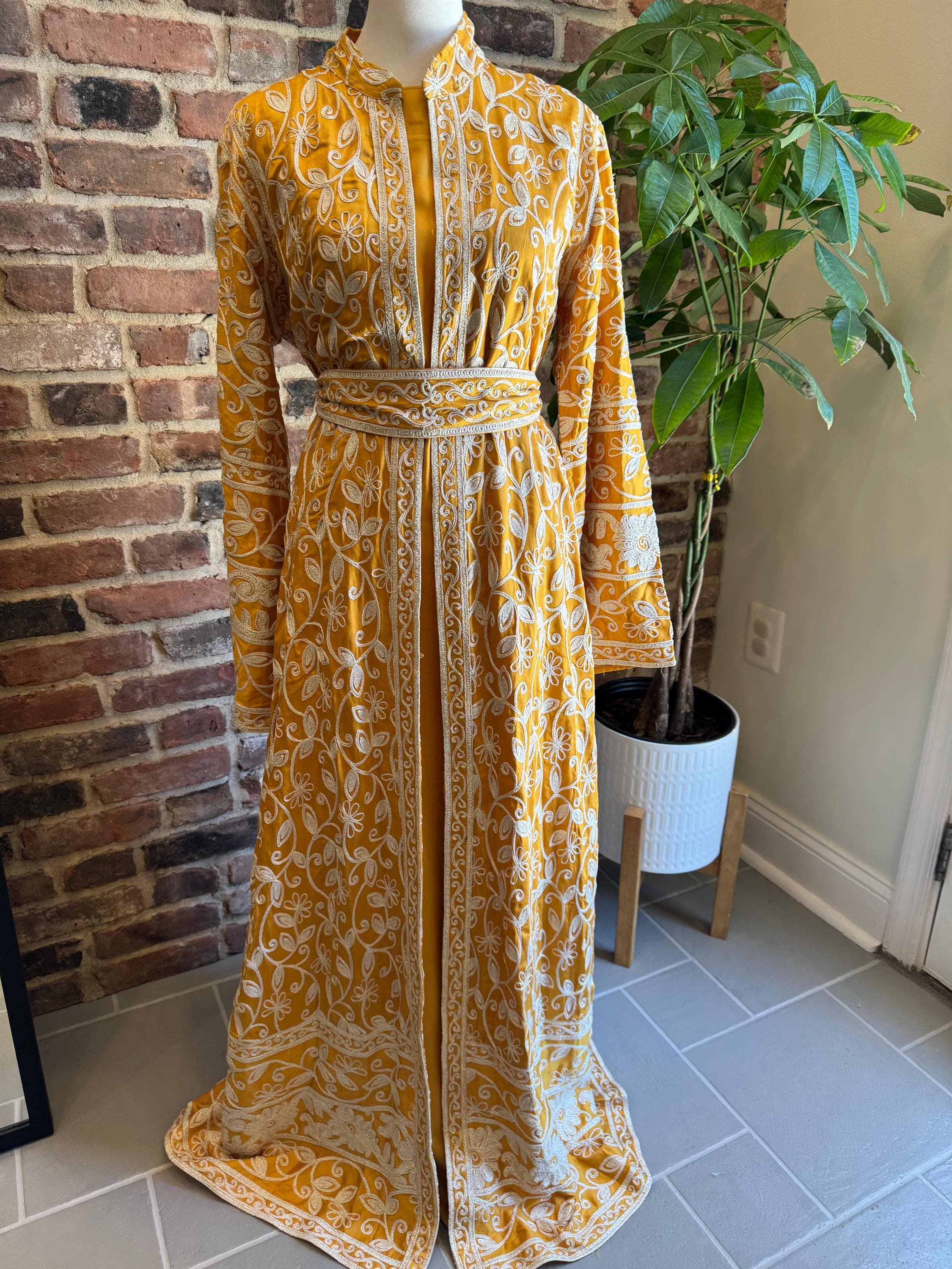 Embroidered Agbani-Style Abaya Set – Two-Piece Modest Dress with Matching Belt - image 5