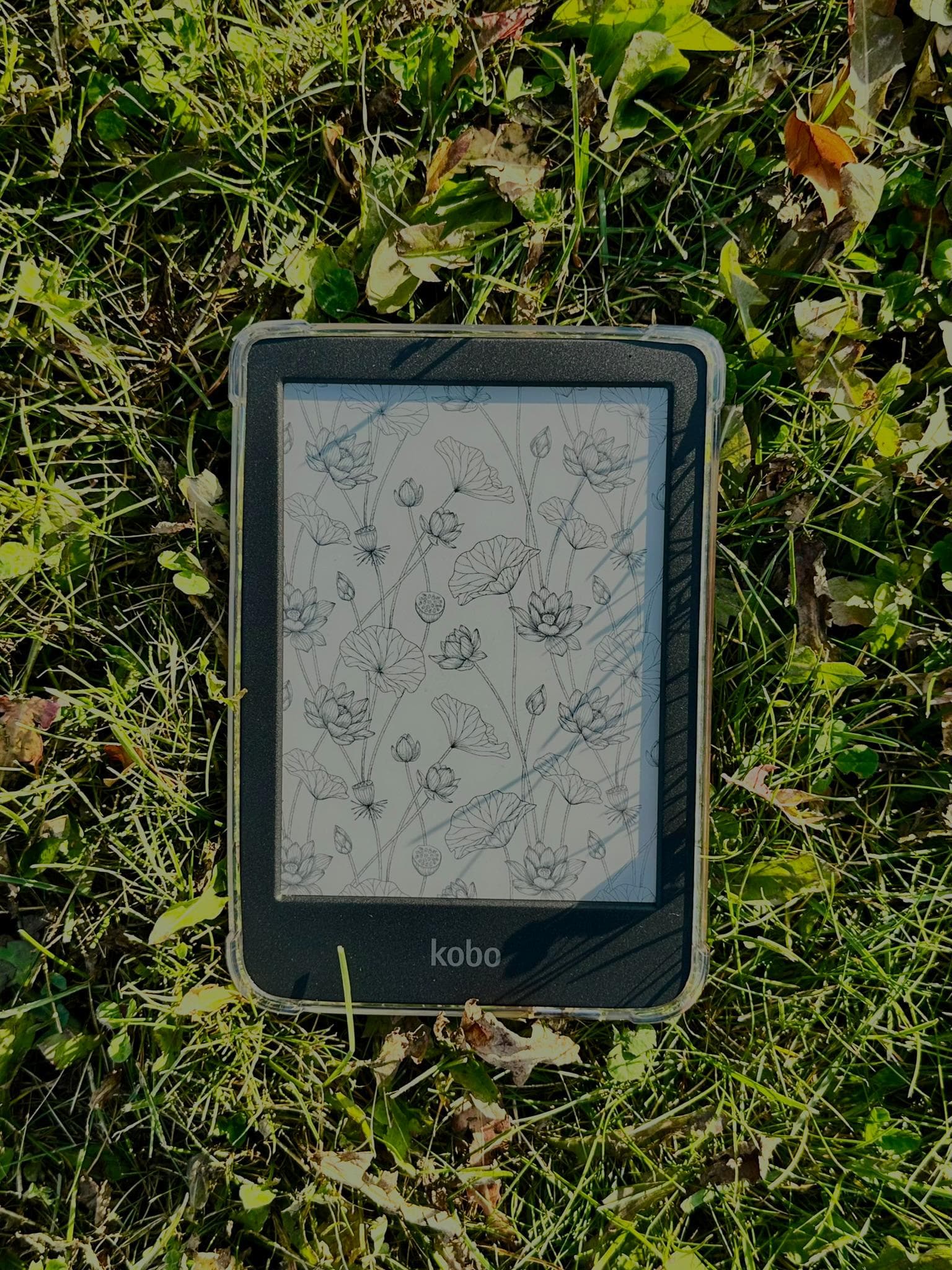 Kobo Clara Light Floral Wallpaper Set – 3 Botanical eReader Backgrounds (Color & BW) - image 5
