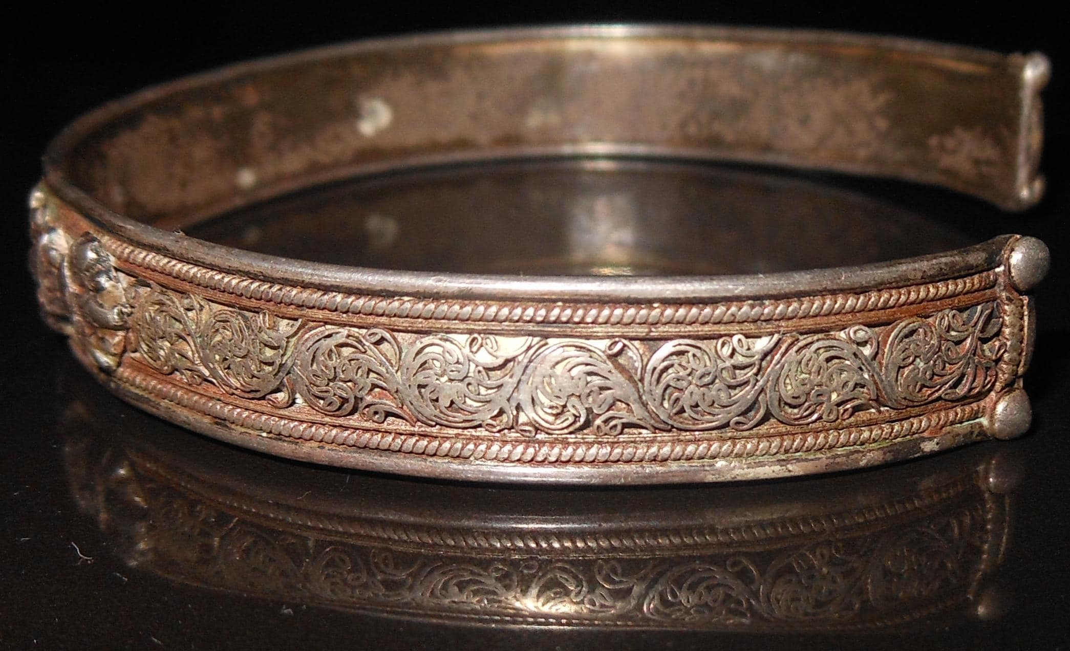 Hindu O nama Śivāya Silver Filigree Bangle