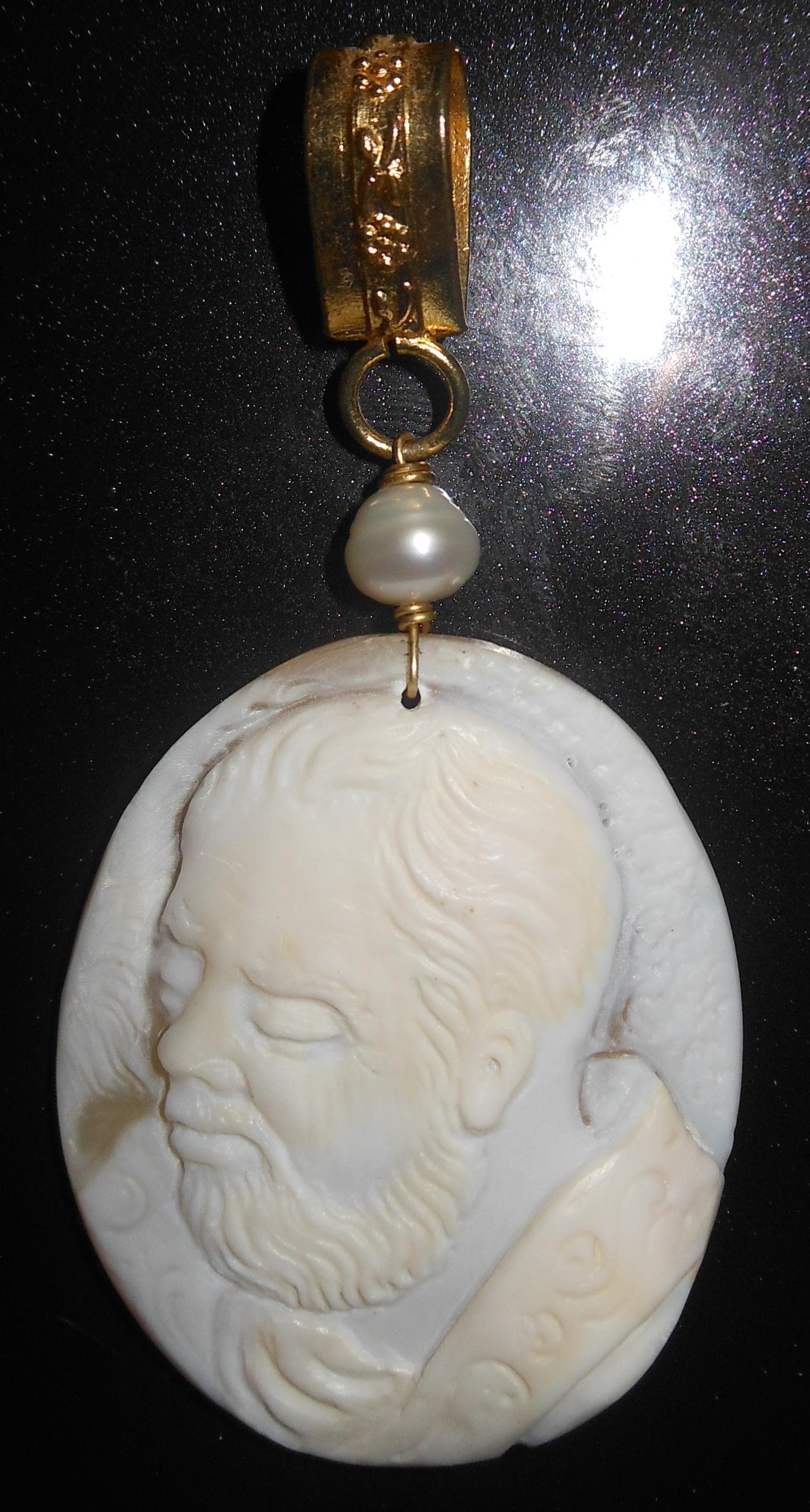 San Pio da Pietrelcina Padre RARISSIMO cammeo in conchiglia pendente collana