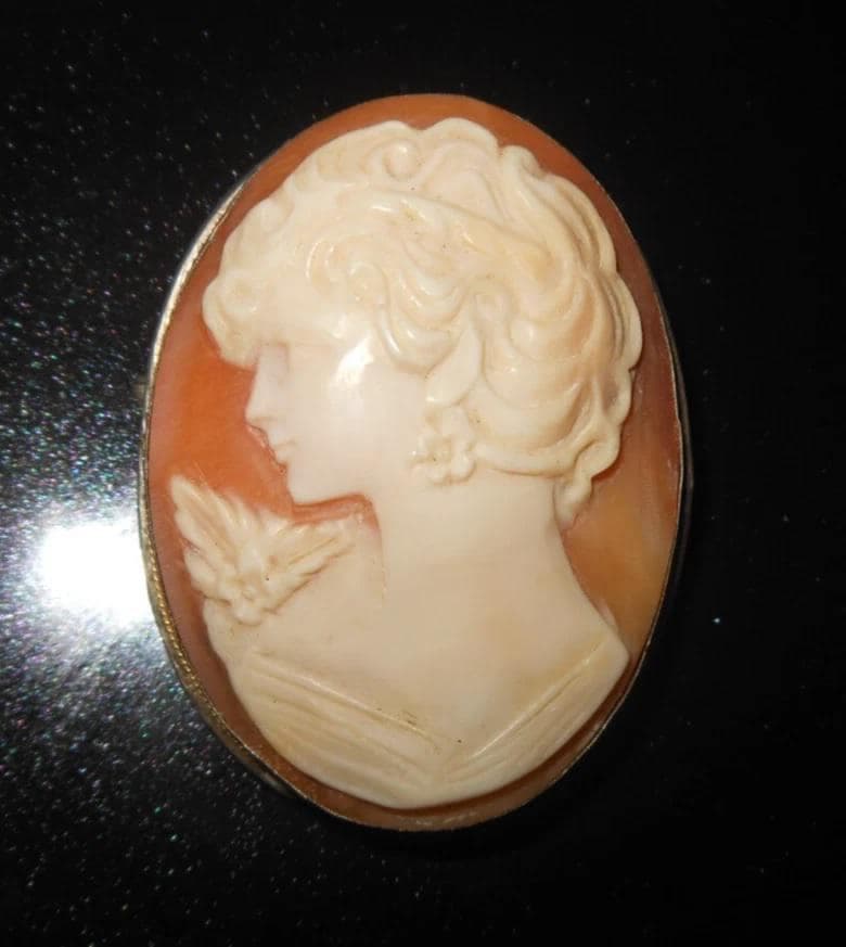 Lady Diana Spencer Portrait HAND MADE Shell Cameo Brooch Pendant - D