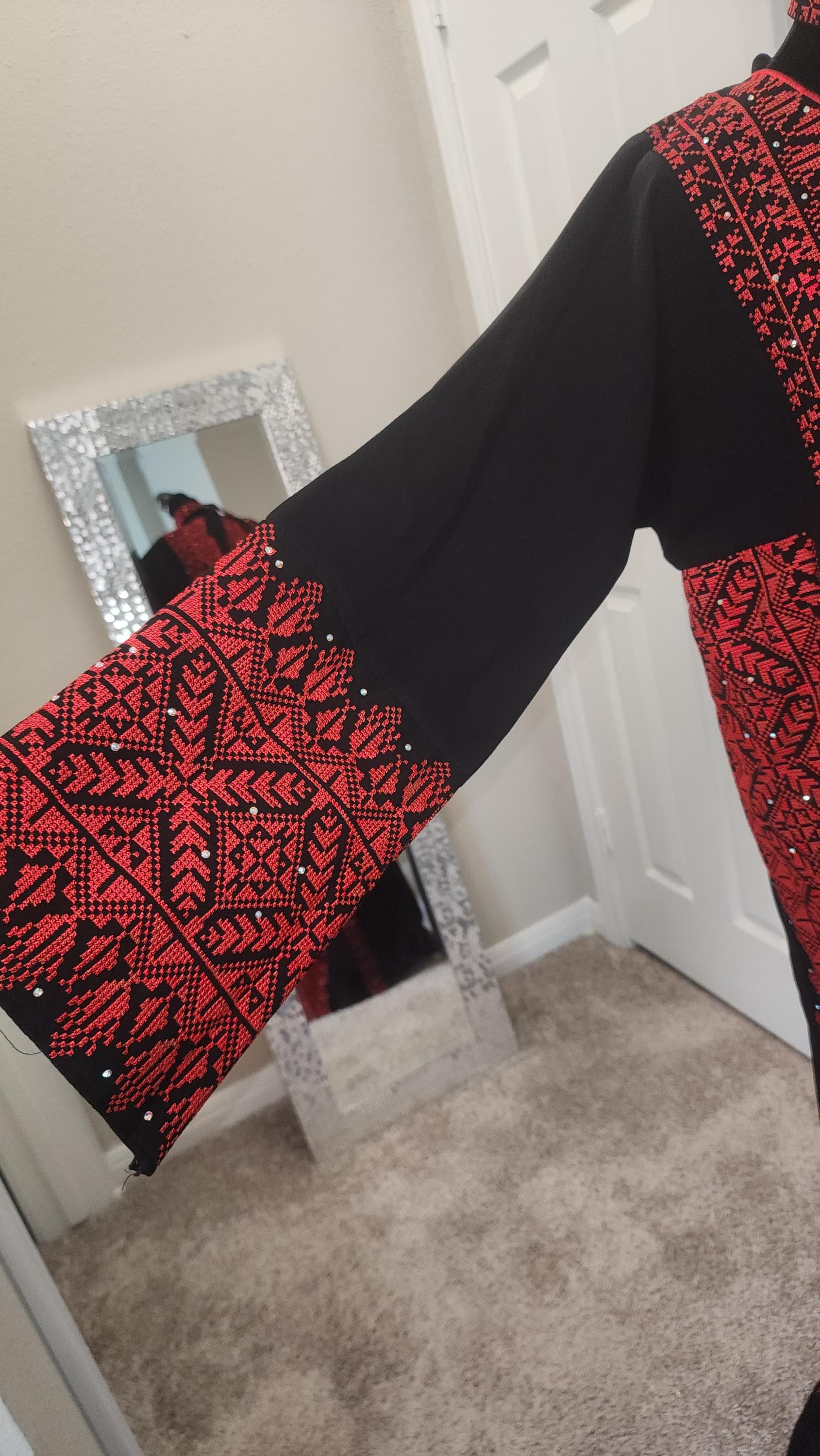 Thobe dress,bedouin dress machine embroidery, Palestinian jordanian thawb - image 4
