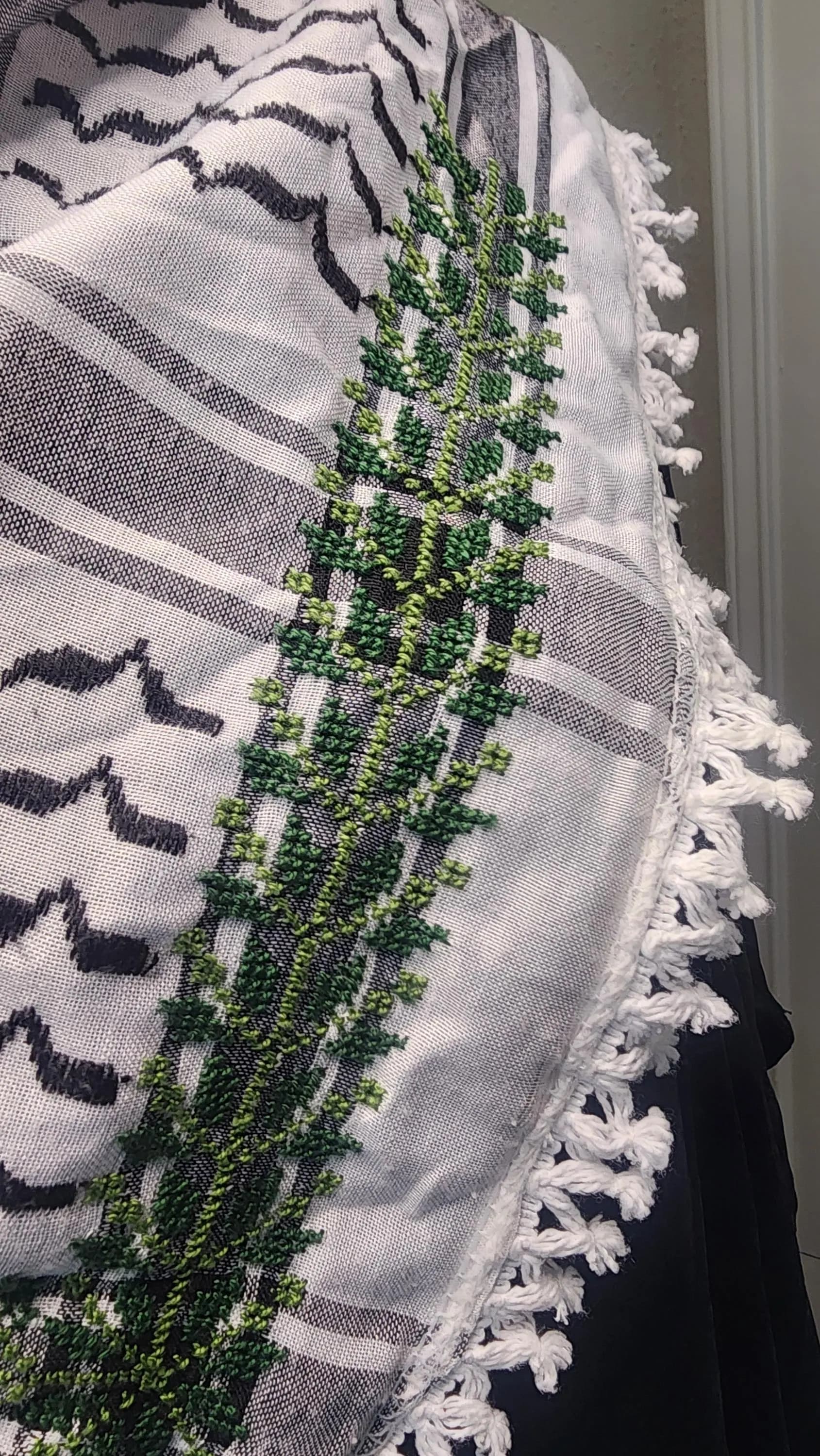 Unisex   Palestinian Keffiyeh: Embroidered Half Scarf ,  tatreez pattern - image 2