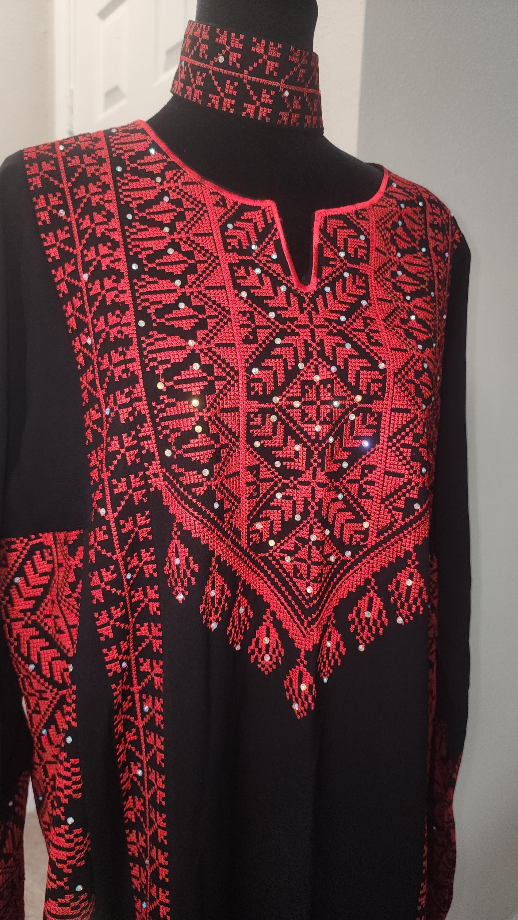 Thobe dress,bedouin dress machine embroidery, Palestinian jordanian thawb - image 5