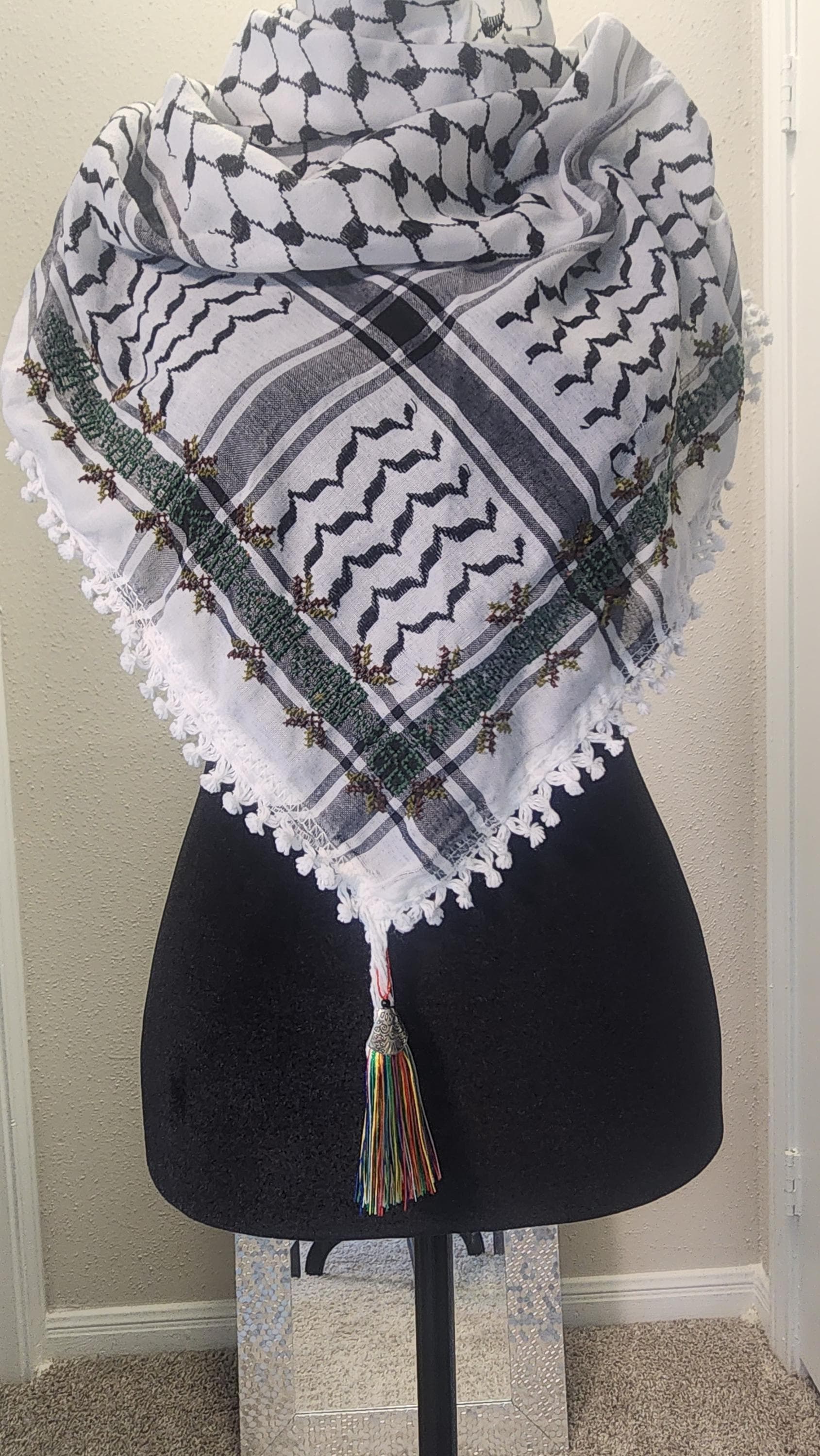 Unisex   Palestinian Keffiyeh: Embroidered Half Scarf ,   tatreez pattern - image 3