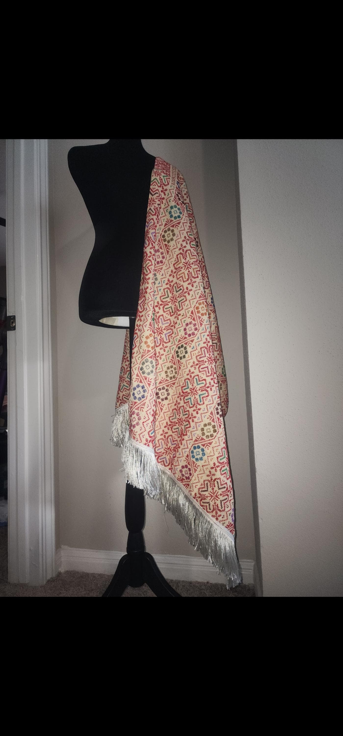 Handmade Palestinian Tatreez Shawl: Embroidered Etamine Wrap in beige - image 5