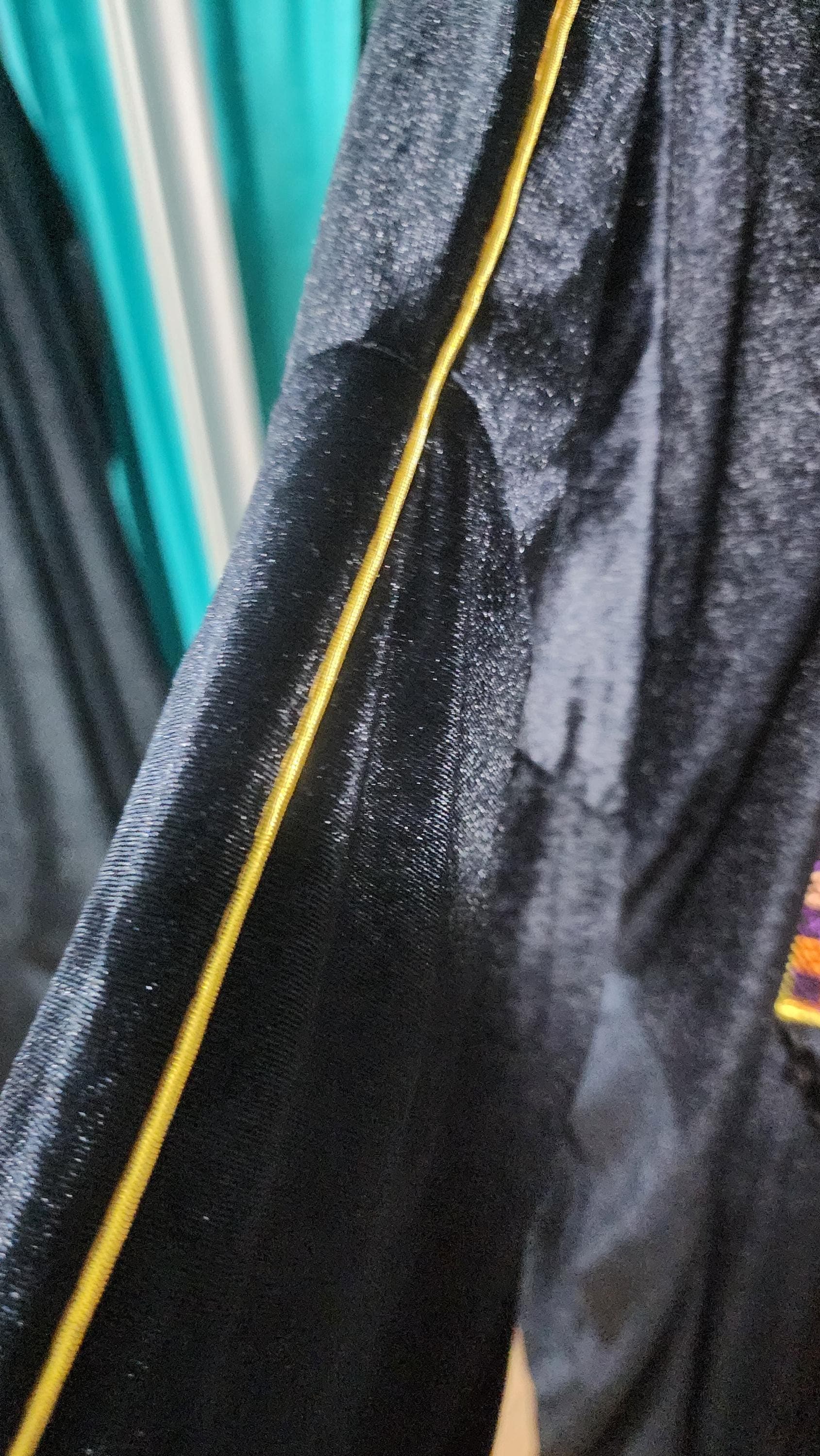 velvet black Abaya kaftan Dress with tatreez| Embroidered Bisht Thobe - image 4