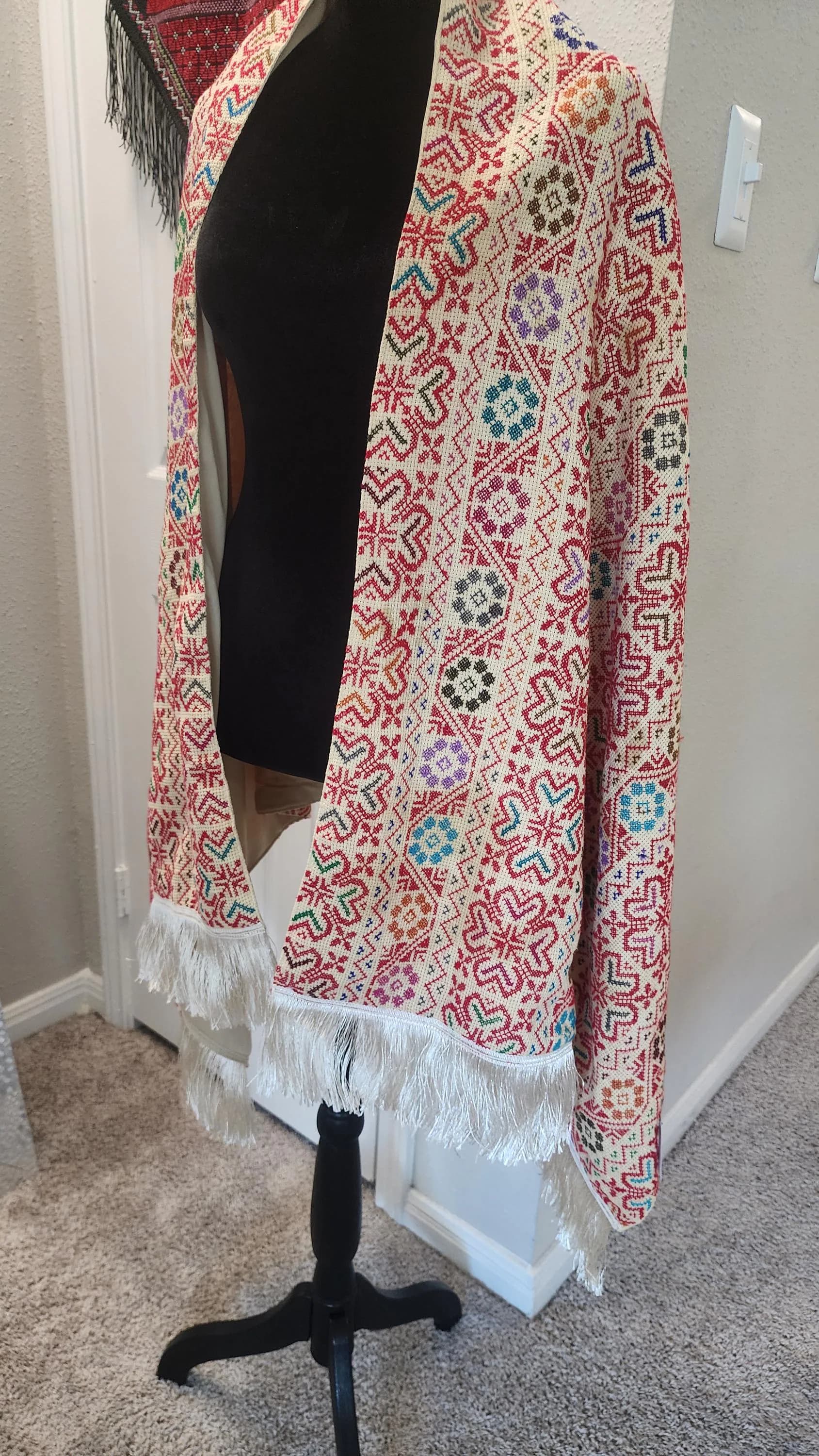 Handmade Palestinian Tatreez Shawl: Embroidered Etamine Wrap in beige - image 3