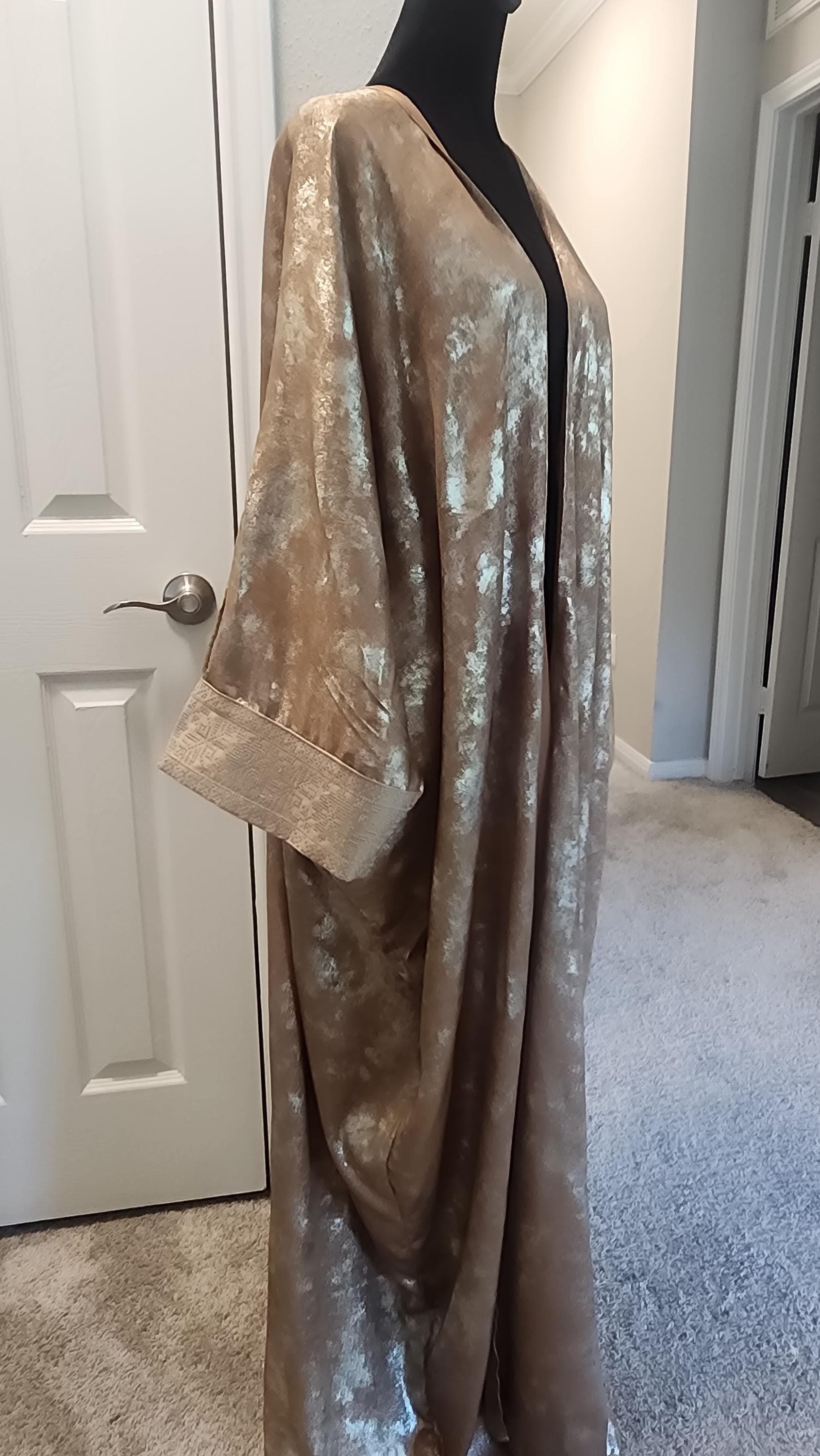 Champagne Gold Metallic Abaya – Embroidered Kimono Kaftan Duster with Tassel Detail - image 4