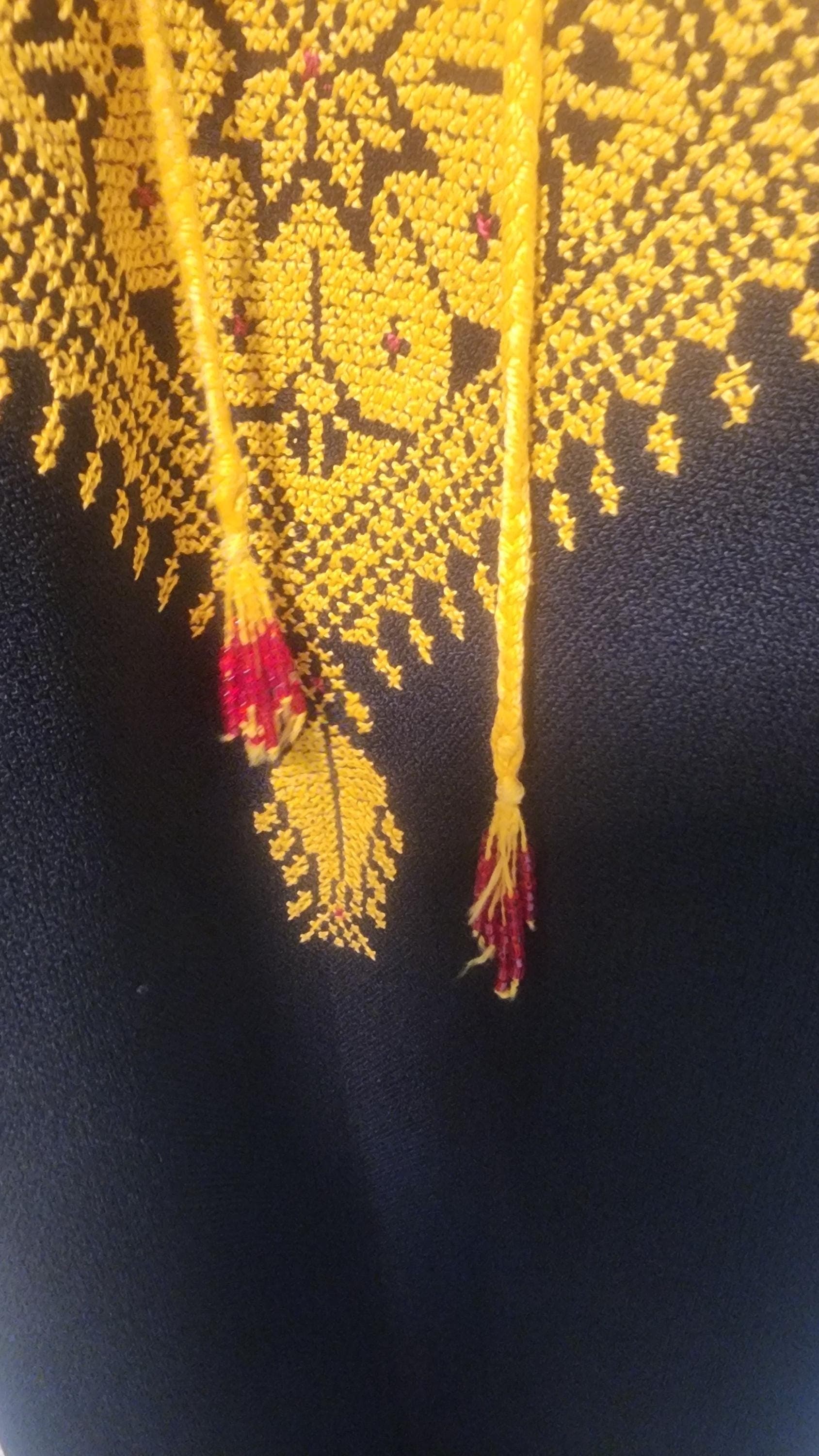 Old Palestinian Bedouin Thobe – Hand-Embroidered, Circa -1960 - image 4