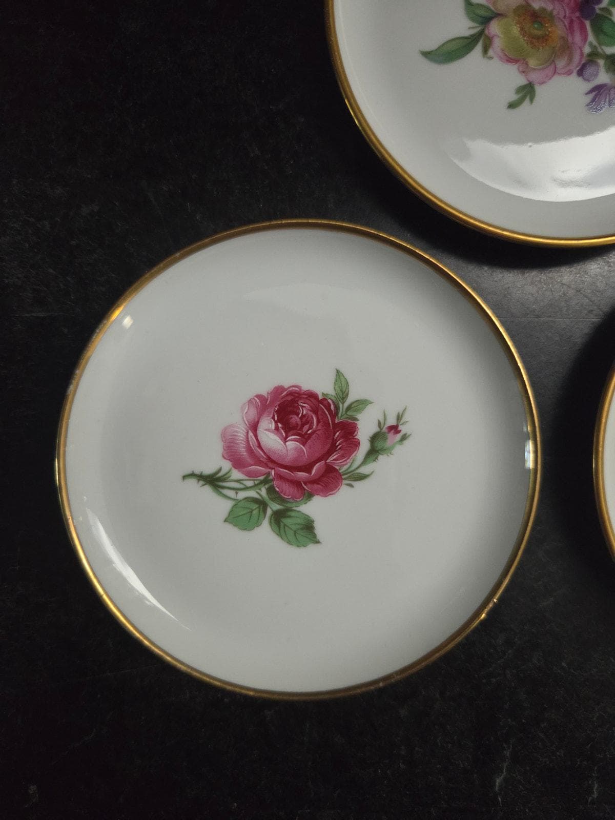 Vintage Kaiser Porzellan Floral Pin Dishes Set of 3 – W. Germany, Gold Rim 4" - image 3