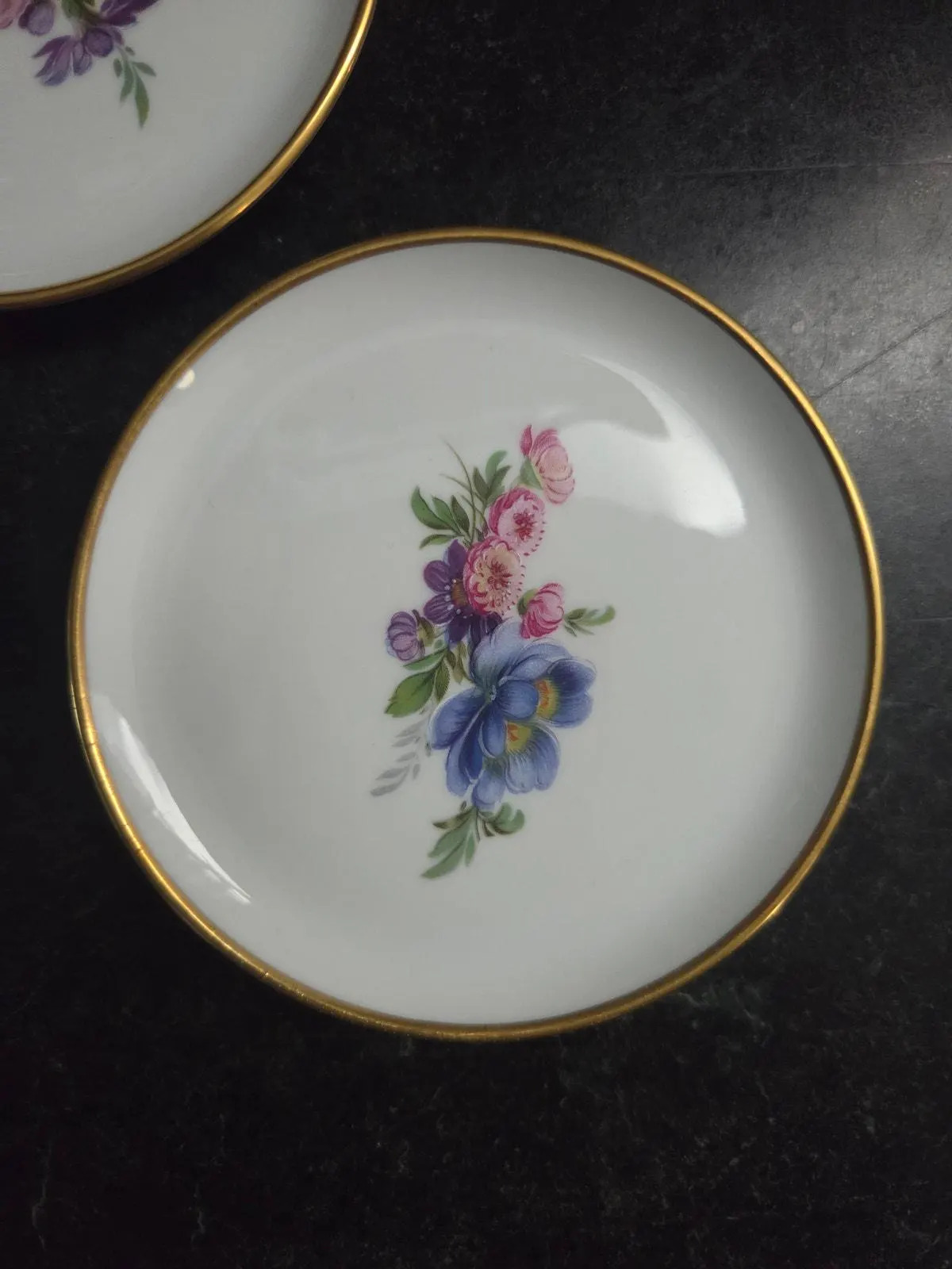 Vintage Kaiser Porzellan Floral Pin Dishes Set of 3 – W. Germany, Gold Rim 4" - image 4