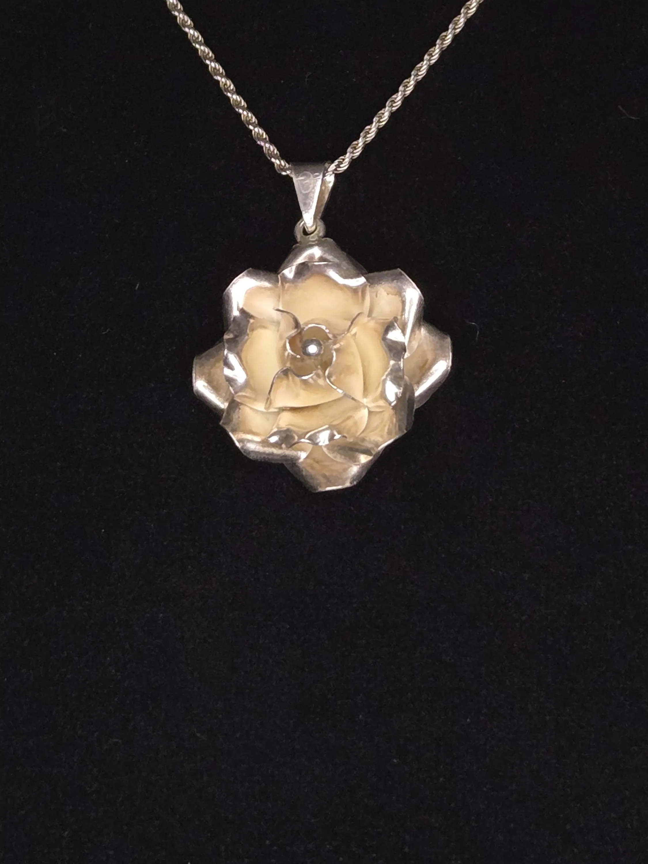 Taxco Pendant 980 Silver Rosebud With Italian Silver 925 Chain - image 4