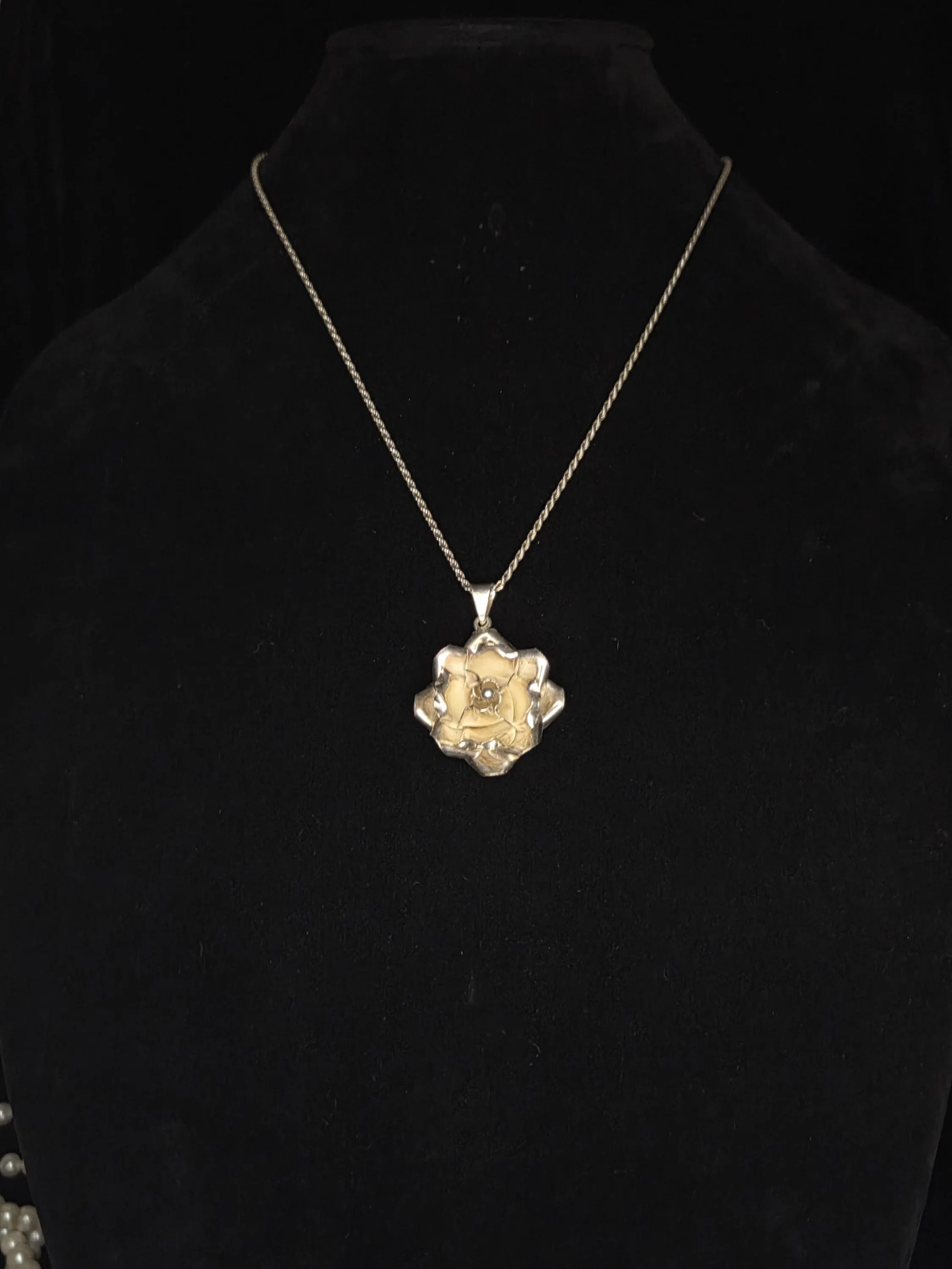 Taxco Pendant 980 Silver Rosebud With Italian Silver 925 Chain - image 3