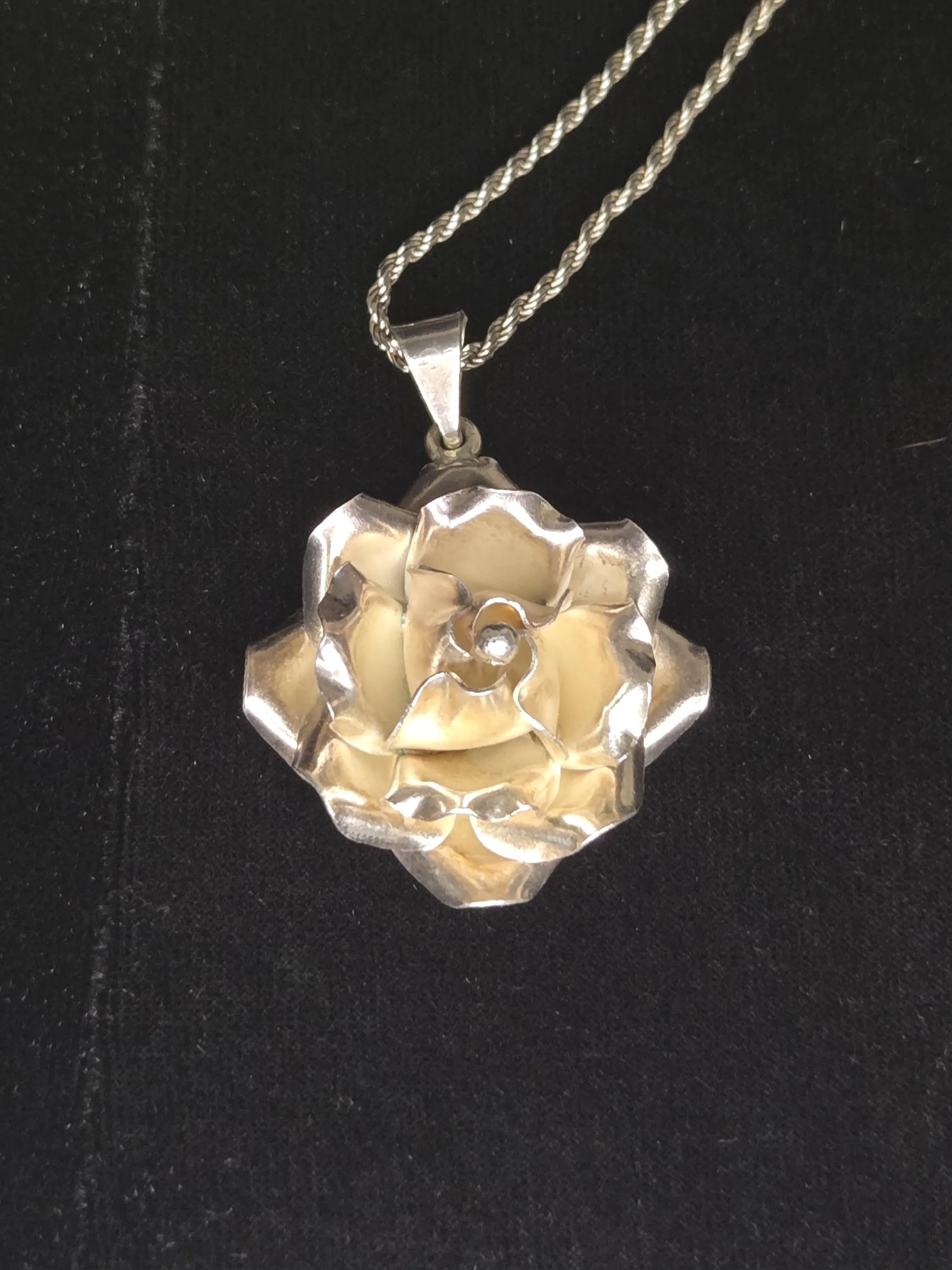 Taxco Pendant 980 Silver Rosebud With Italian Silver 925 Chain - image 2