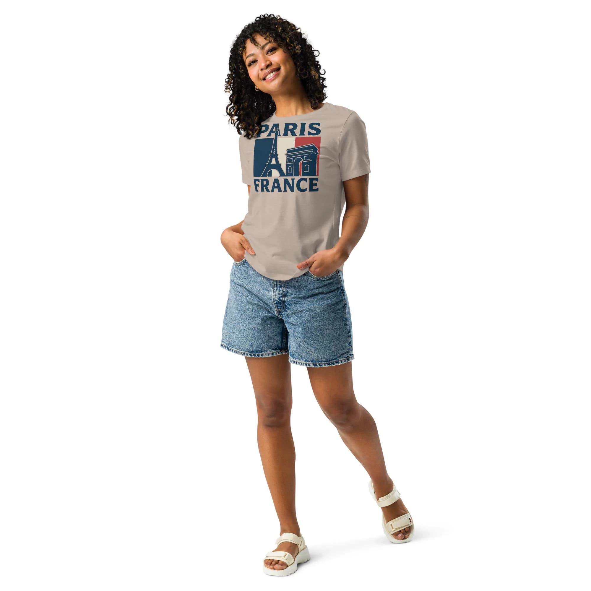 Paris France Vintage Relaxed T‑Shirt for Women – Eiffel Tower & Arc de Triomphe Graphic Tee – Cute French Travel Souvenir Paris Shirt