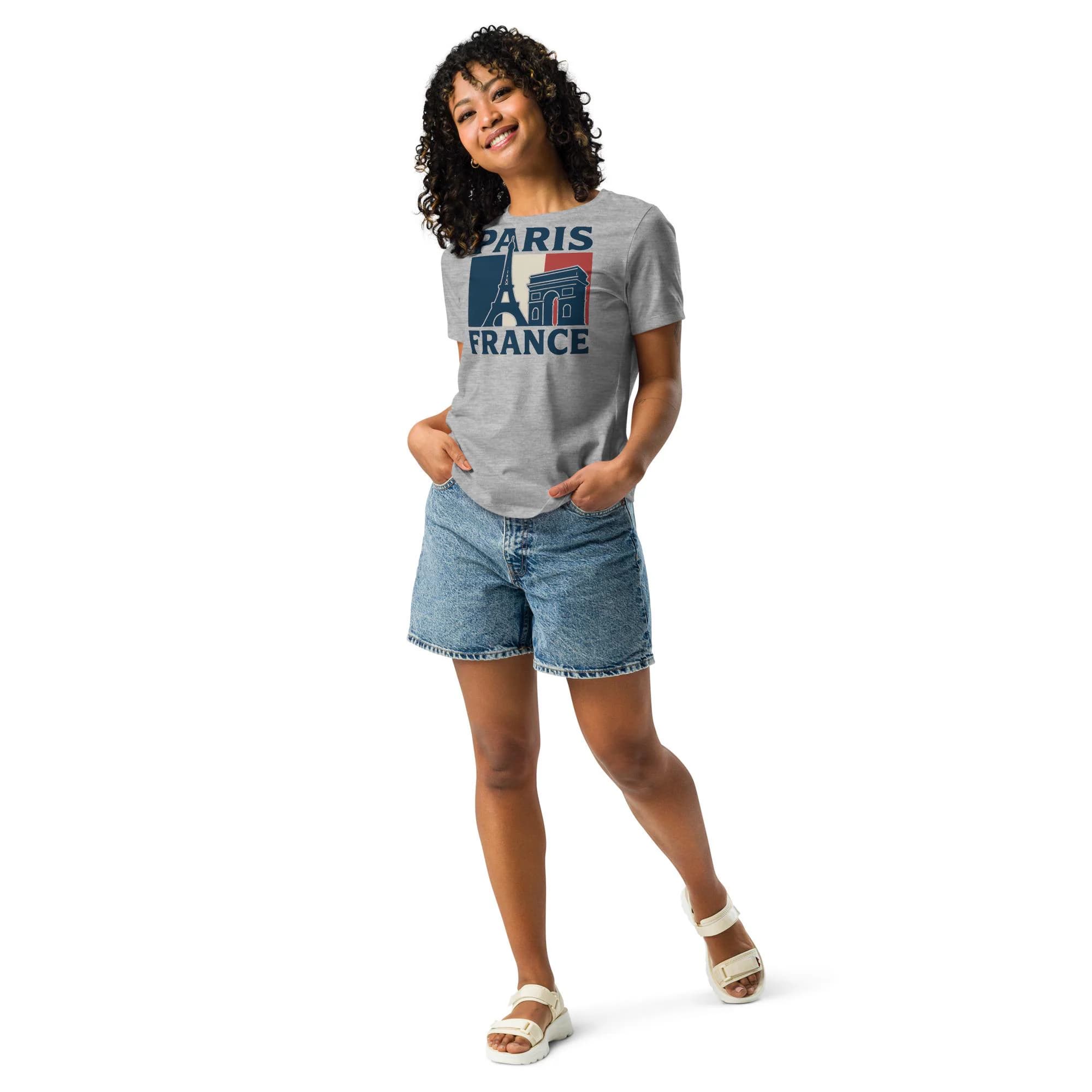 Paris France Vintage Relaxed T‑Shirt for Women – Eiffel Tower & Arc de Triomphe Graphic Tee – Cute French Travel Souvenir Paris Shirt