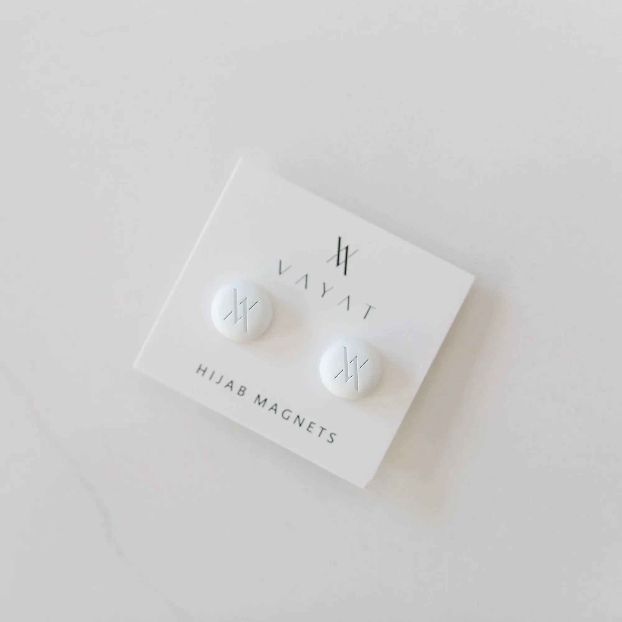 No-Snag Hijab Magnets: Strong Matte Magnetic Pins - White Frost